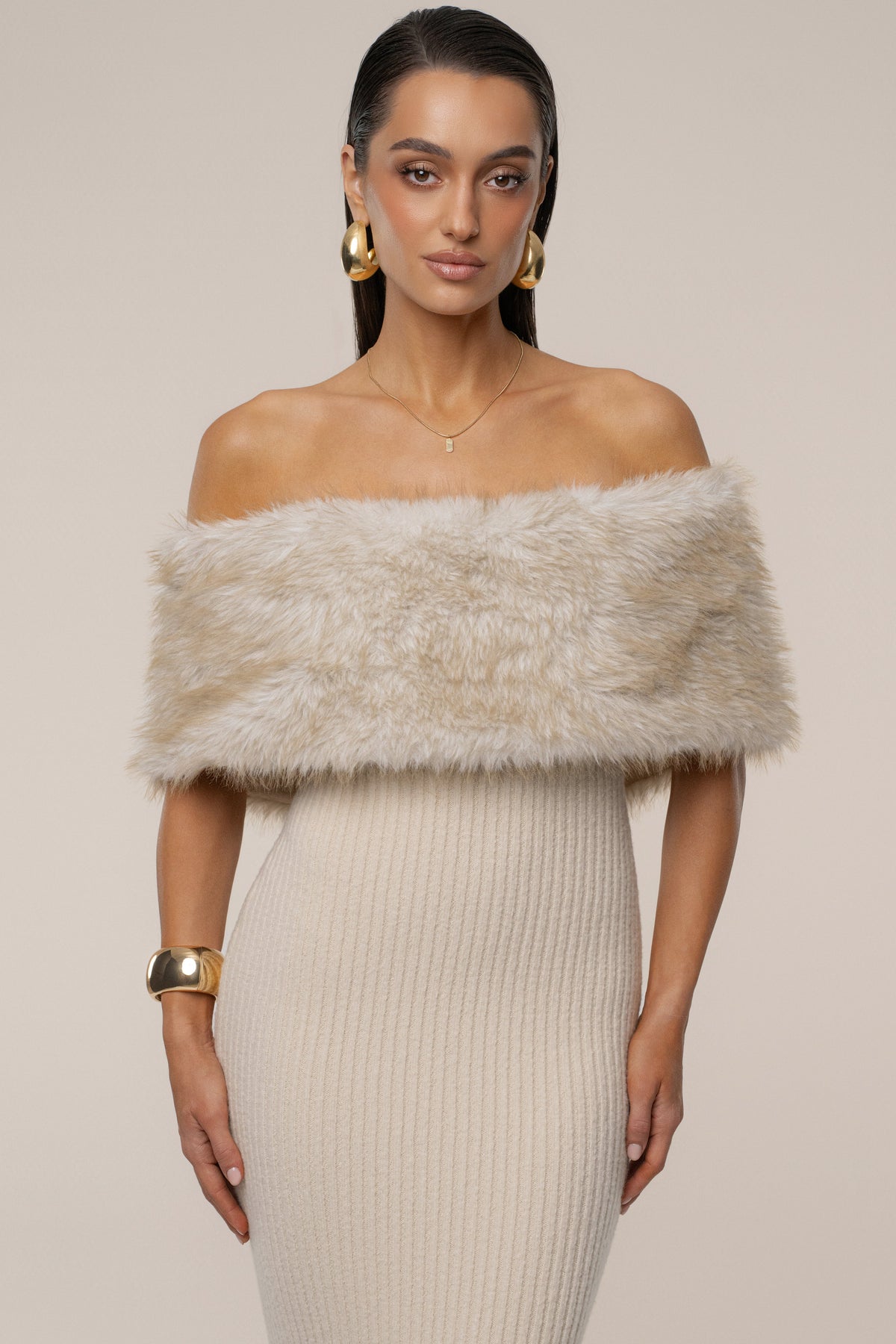 «Éclat givré» — robe longue, taupe.