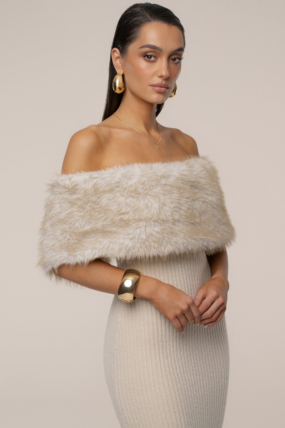 «Éclat givré» — robe longue, taupe.
