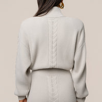 « Douceur » — Robe Longue en Maille Câble, Pierre