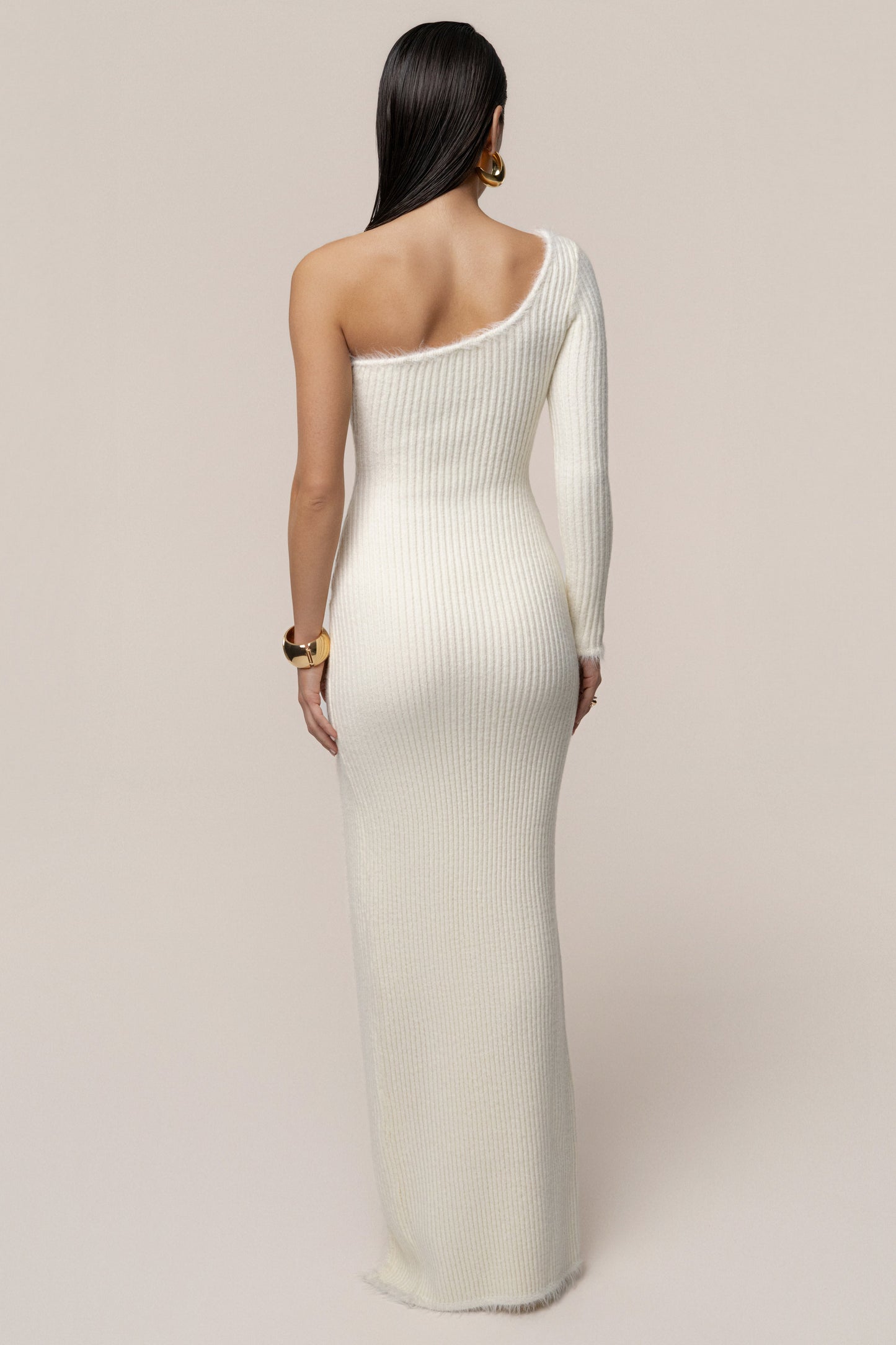 « Neige Alpine » — Robe Longue Asymétrique Fendue, Ivoire