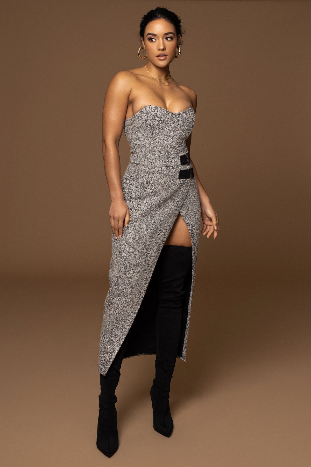 « Éclat Feutré » — Corset en Tweed, Gris Clair
