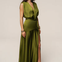 « Amalia » — Robe Longue Satinée, Olive