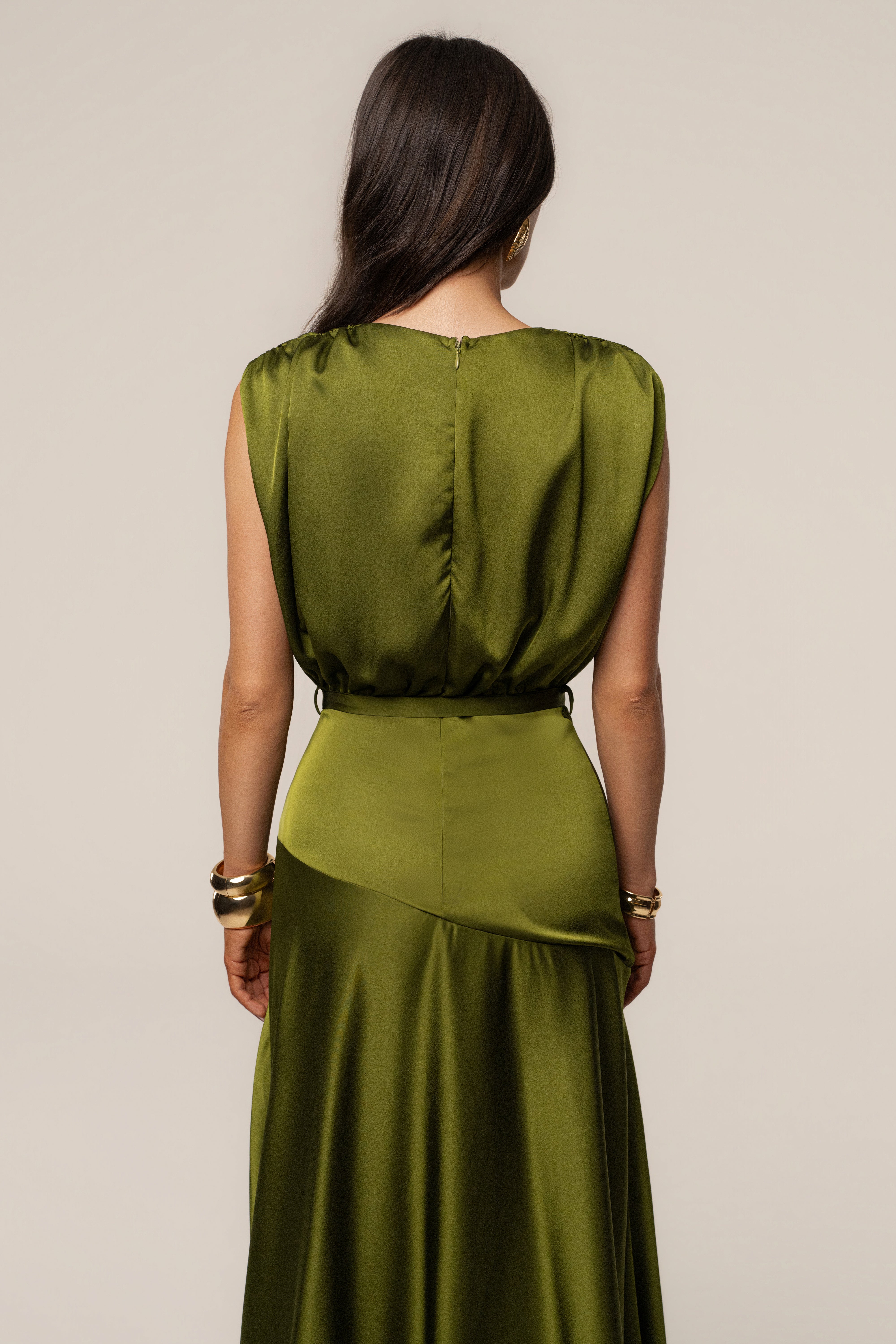 « Amalia » — Robe Longue Satinée, Olive