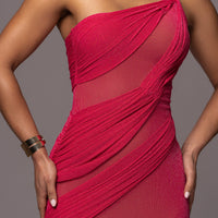 « Alari » — Robe Longue Une Épaule, Rose