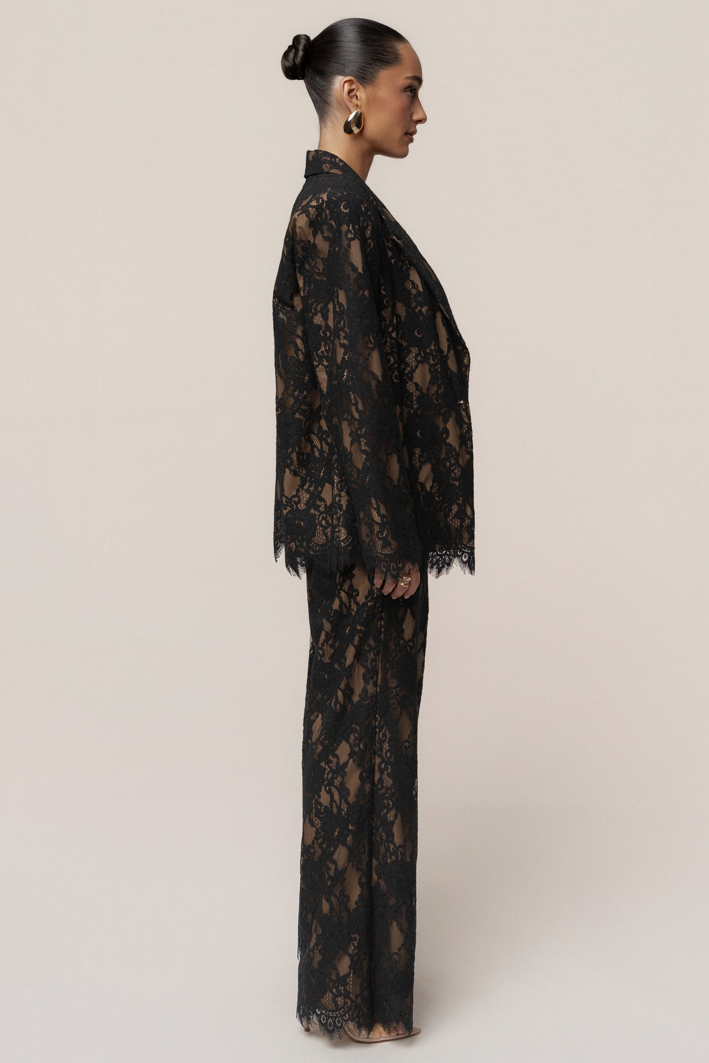« Étreinte Éternelle » — Pantalon en Dentelle, Noir