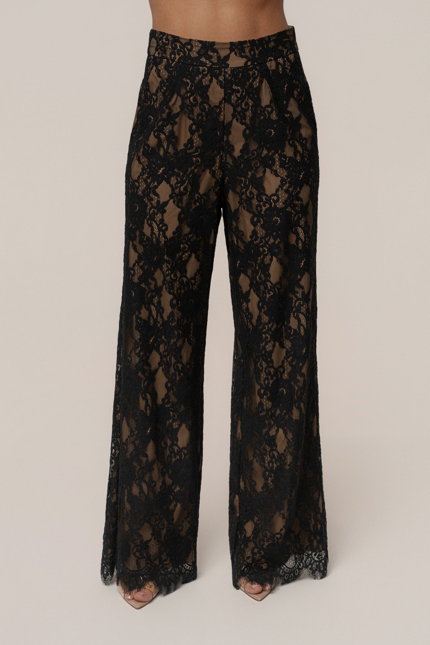 « Étreinte Éternelle » — Pantalon en Dentelle, Noir
