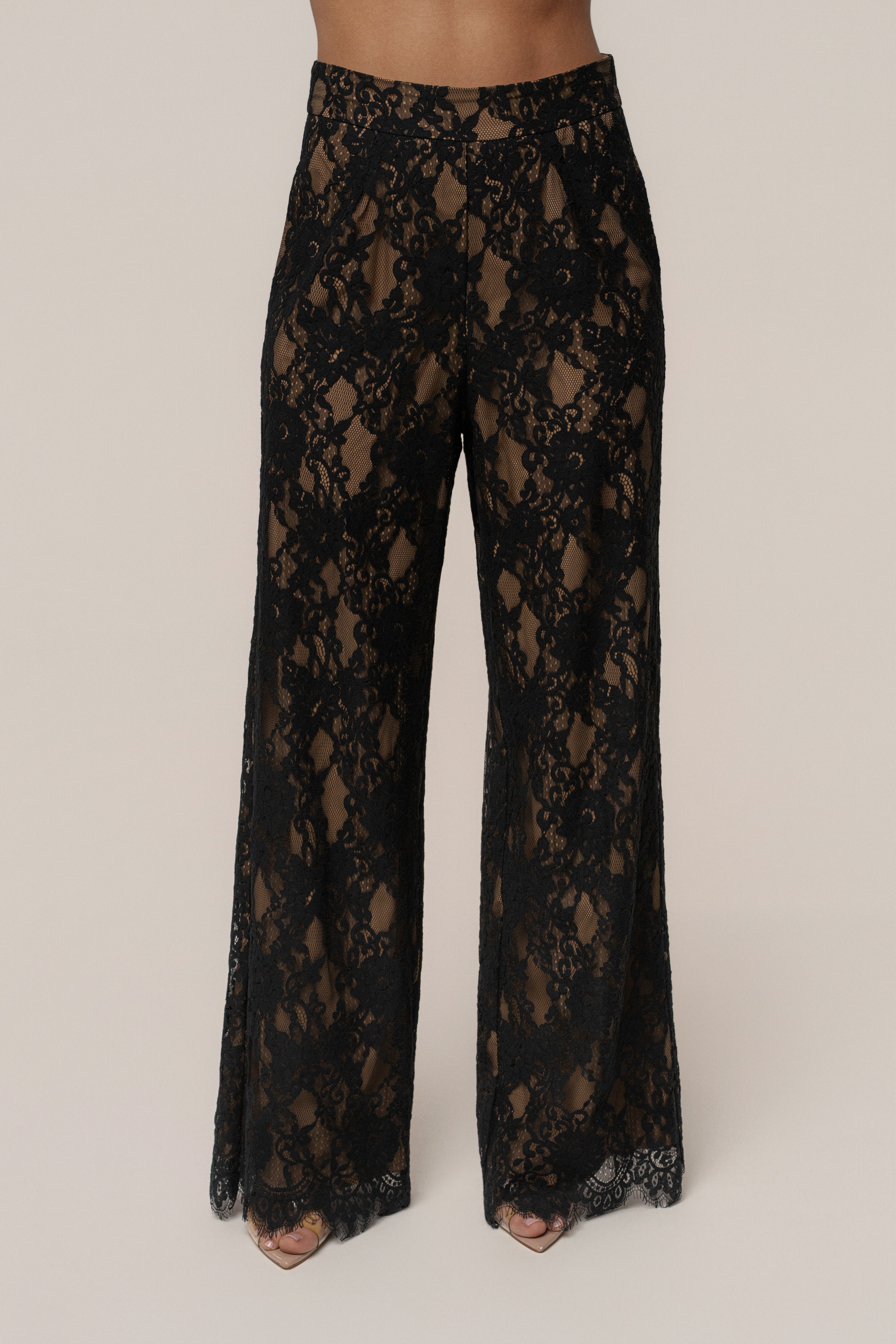 « Étreinte Éternelle » — Pantalon en Dentelle, Noir
