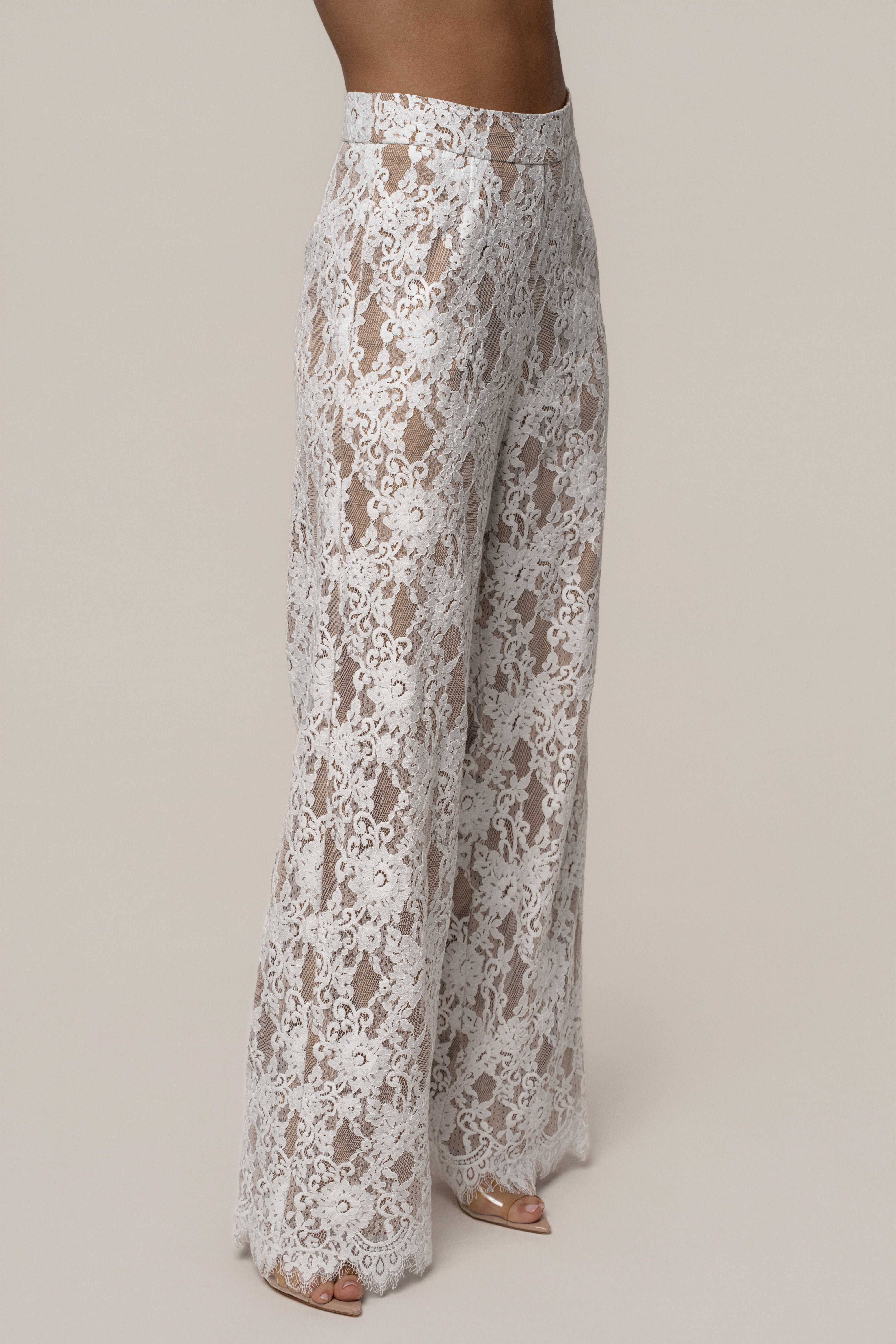« Étreinte Éternelle » — Pantalon en Dentelle, Blanc
