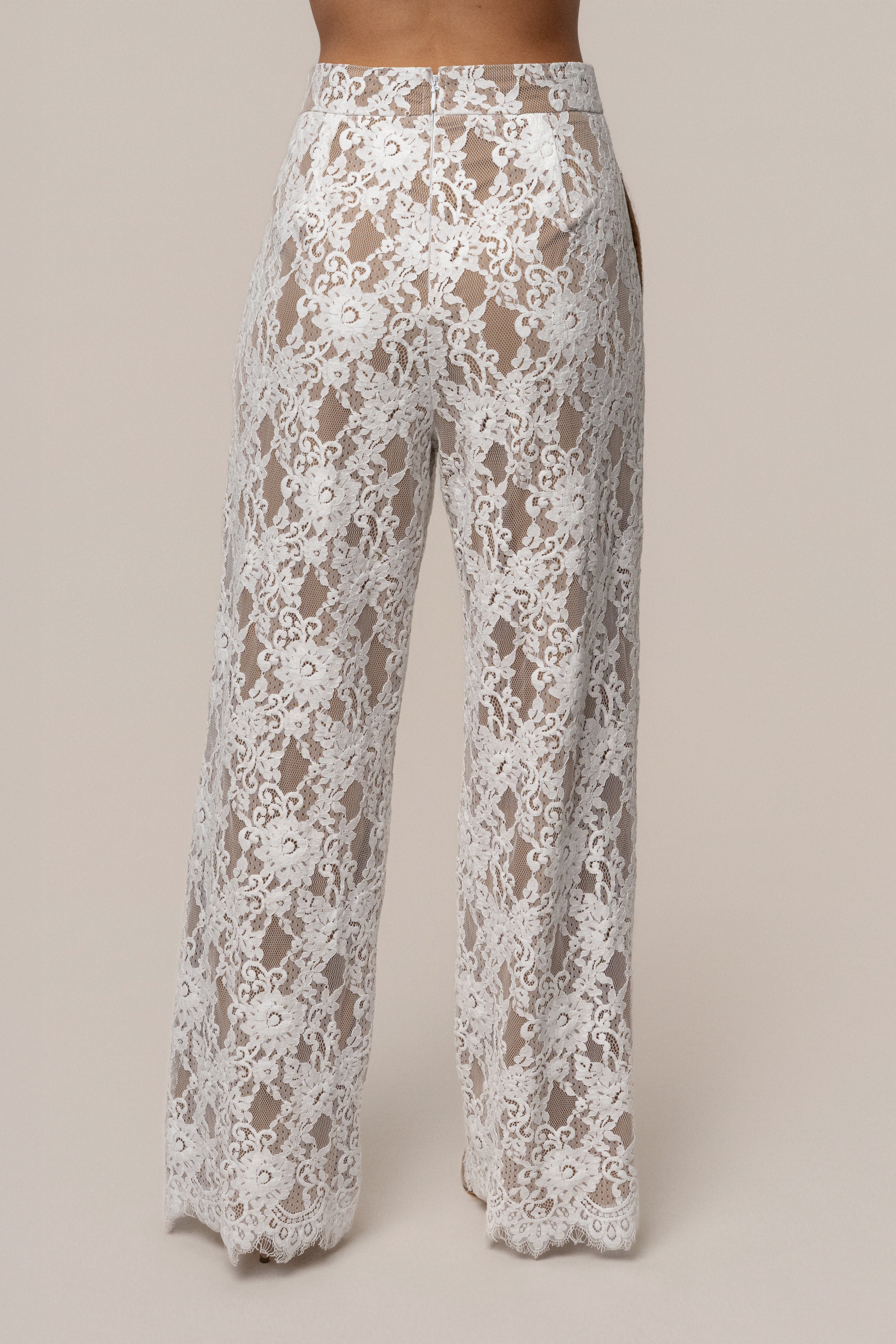 « Étreinte Éternelle » — Pantalon en Dentelle, Blanc