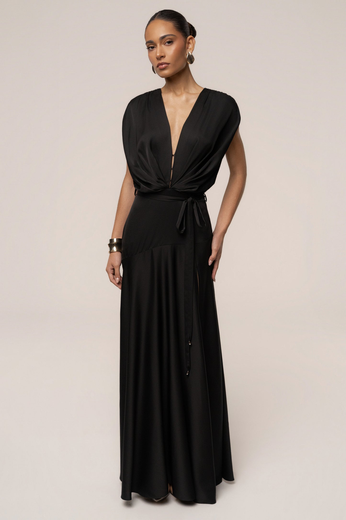 « Amalia » — Robe Longue Satinée, Noir