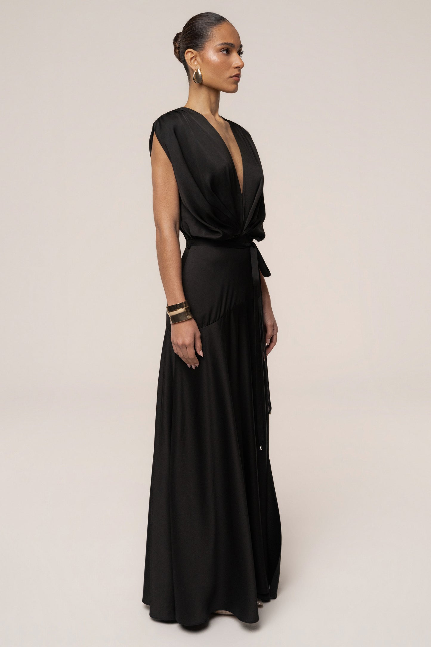 « Amalia » — Robe Longue Satinée, Noir