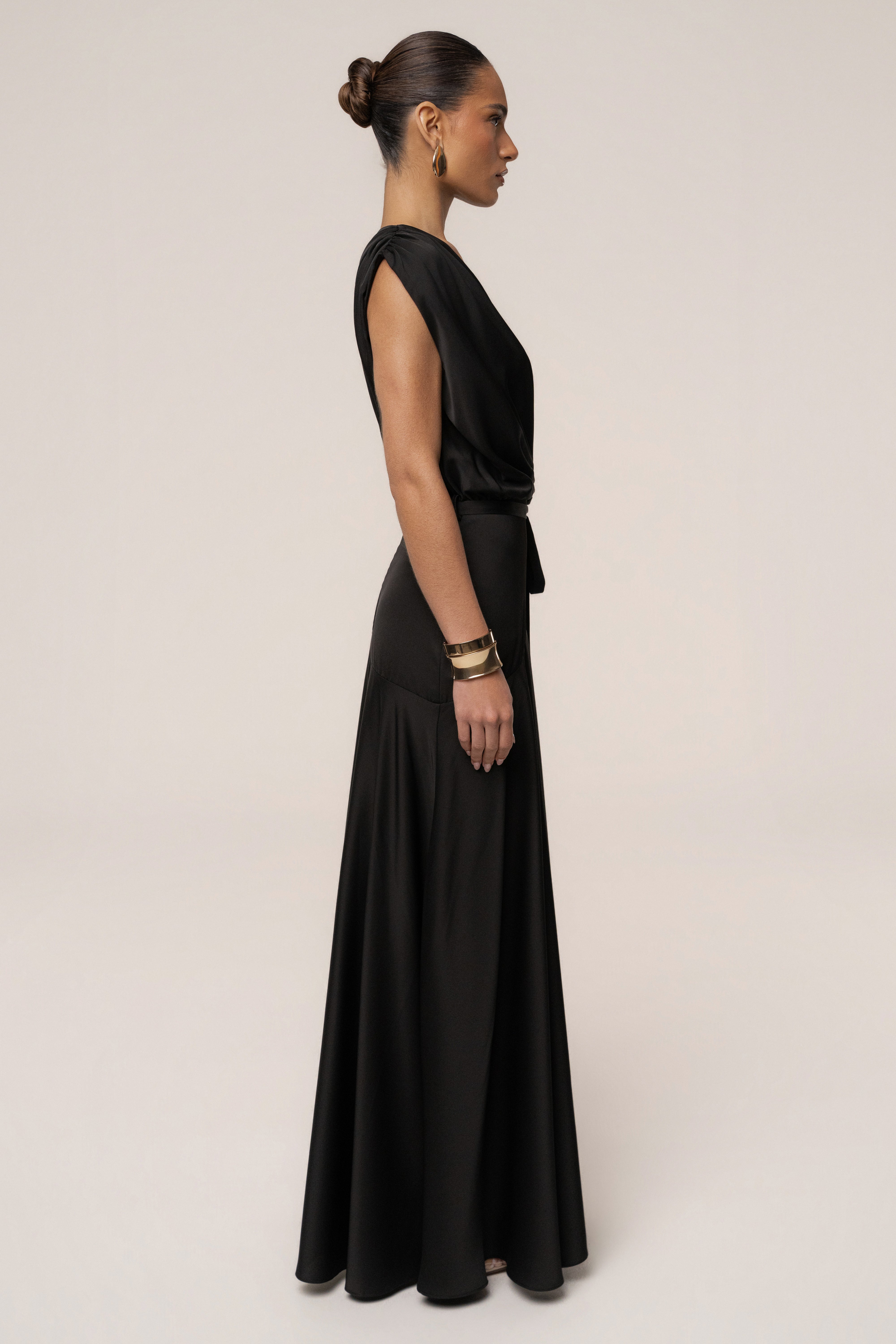 « Amalia » — Robe Longue Satinée, Noir