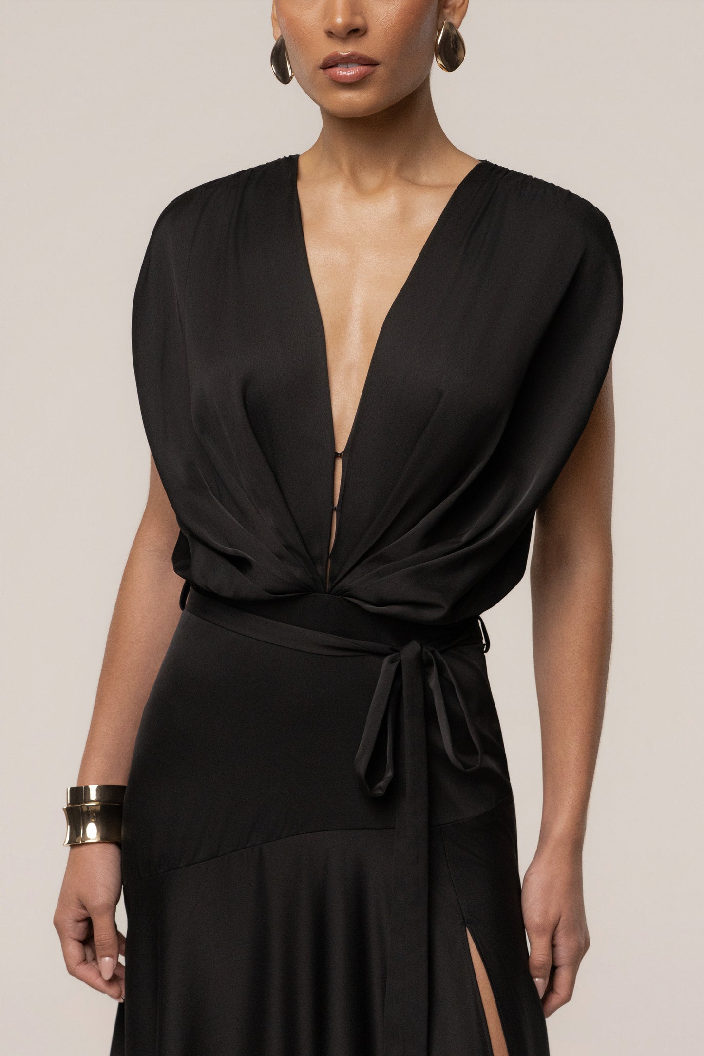 « Amalia » — Robe Longue Satinée, Noir