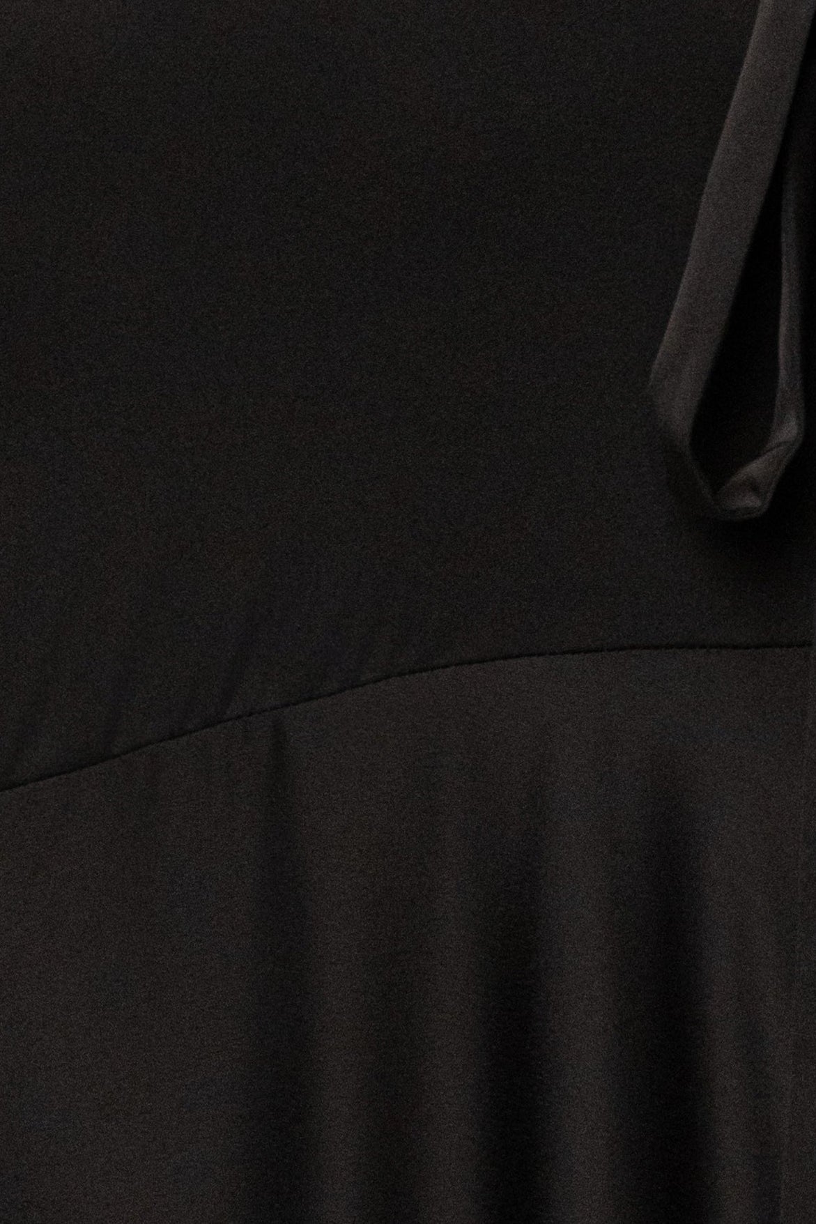 « Amalia » — Robe Longue Satinée, Noir