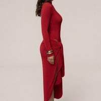 « Dernière Lueur » — Robe Midi Froncée à Fente, Rouge