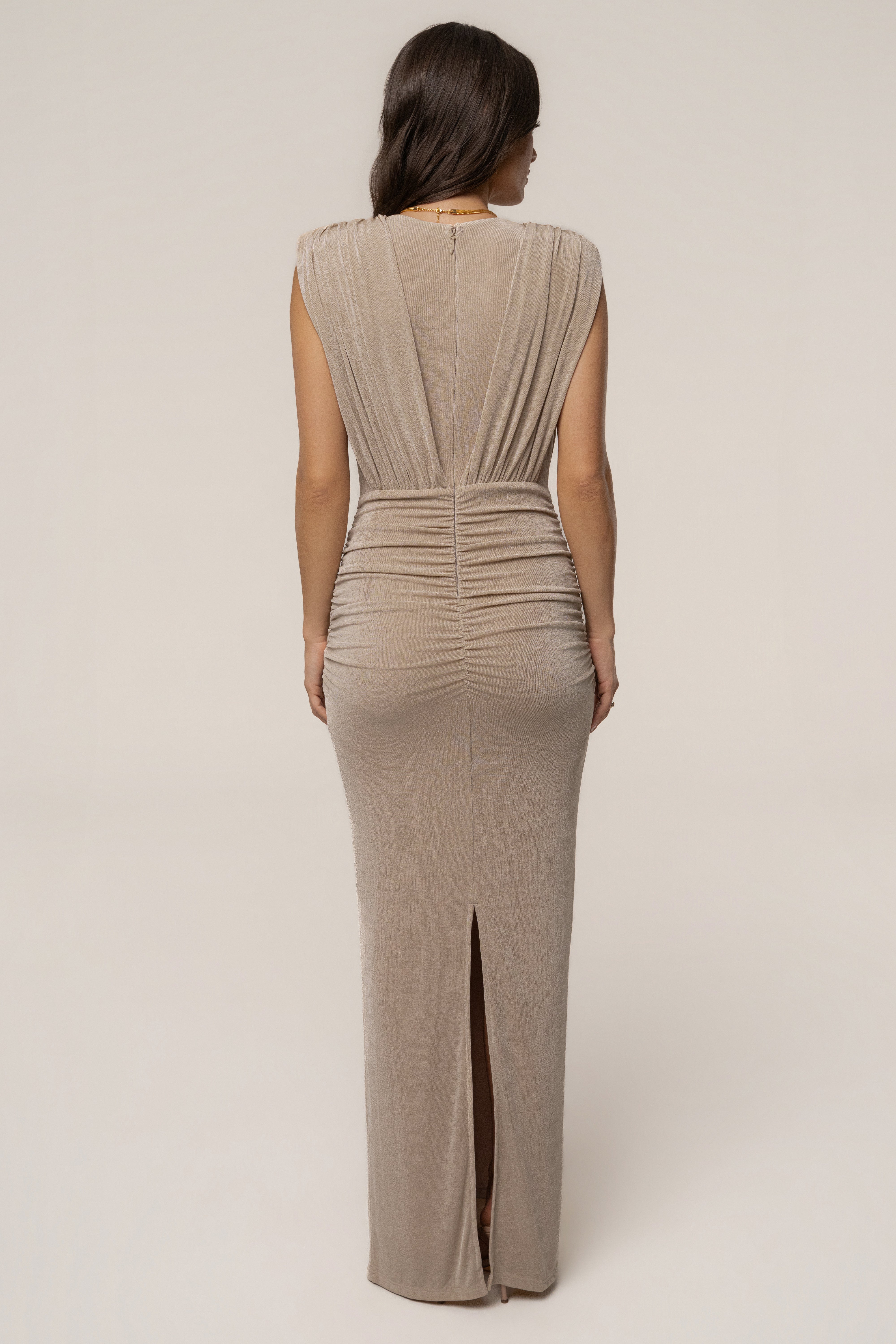« Palma » — Robe Longue Décolletée, Pierre