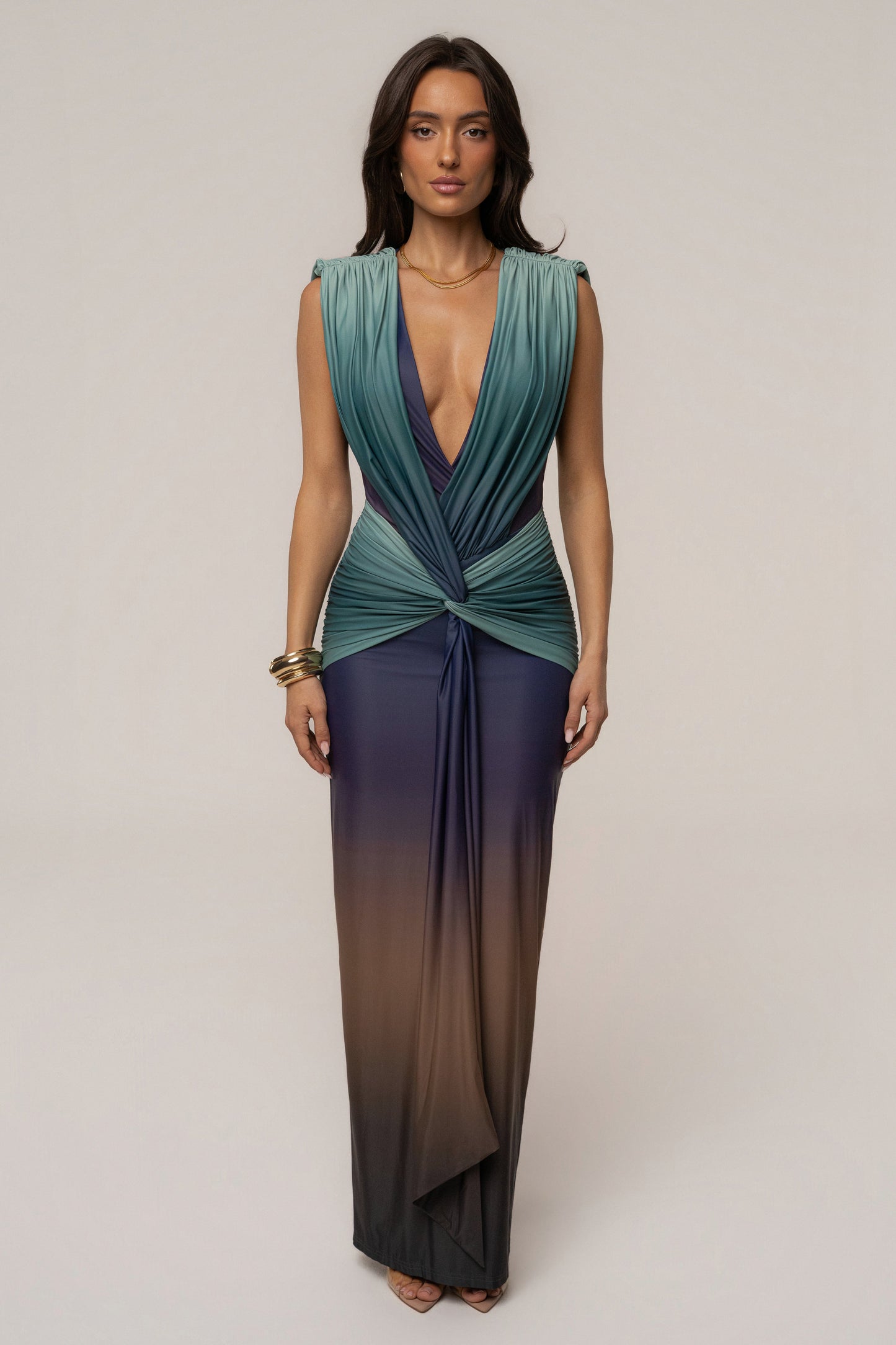 « Palma » — Robe Longue Décolletée, Noir Ombré