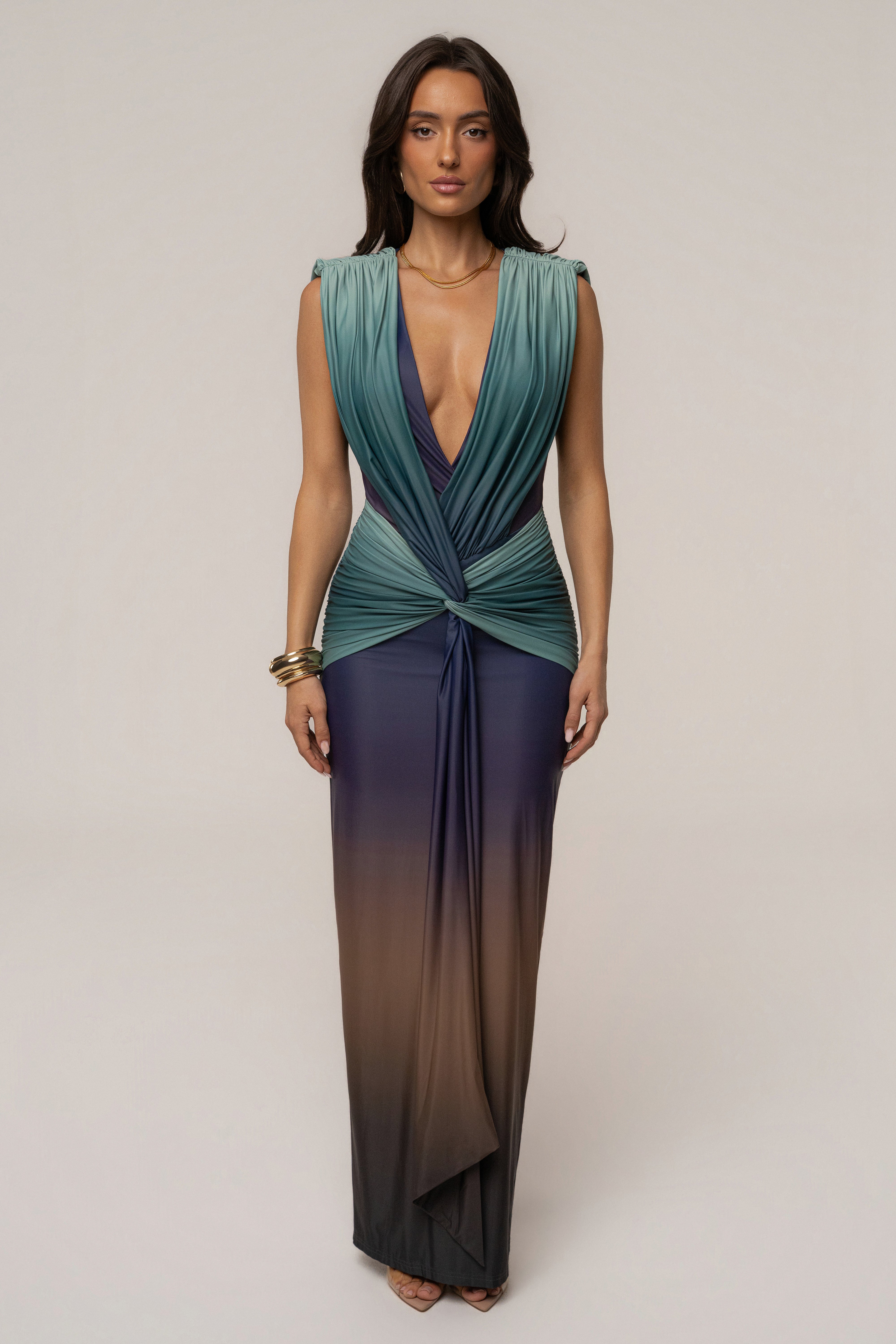 « Palma » — Robe Longue Décolletée, Noir Ombré