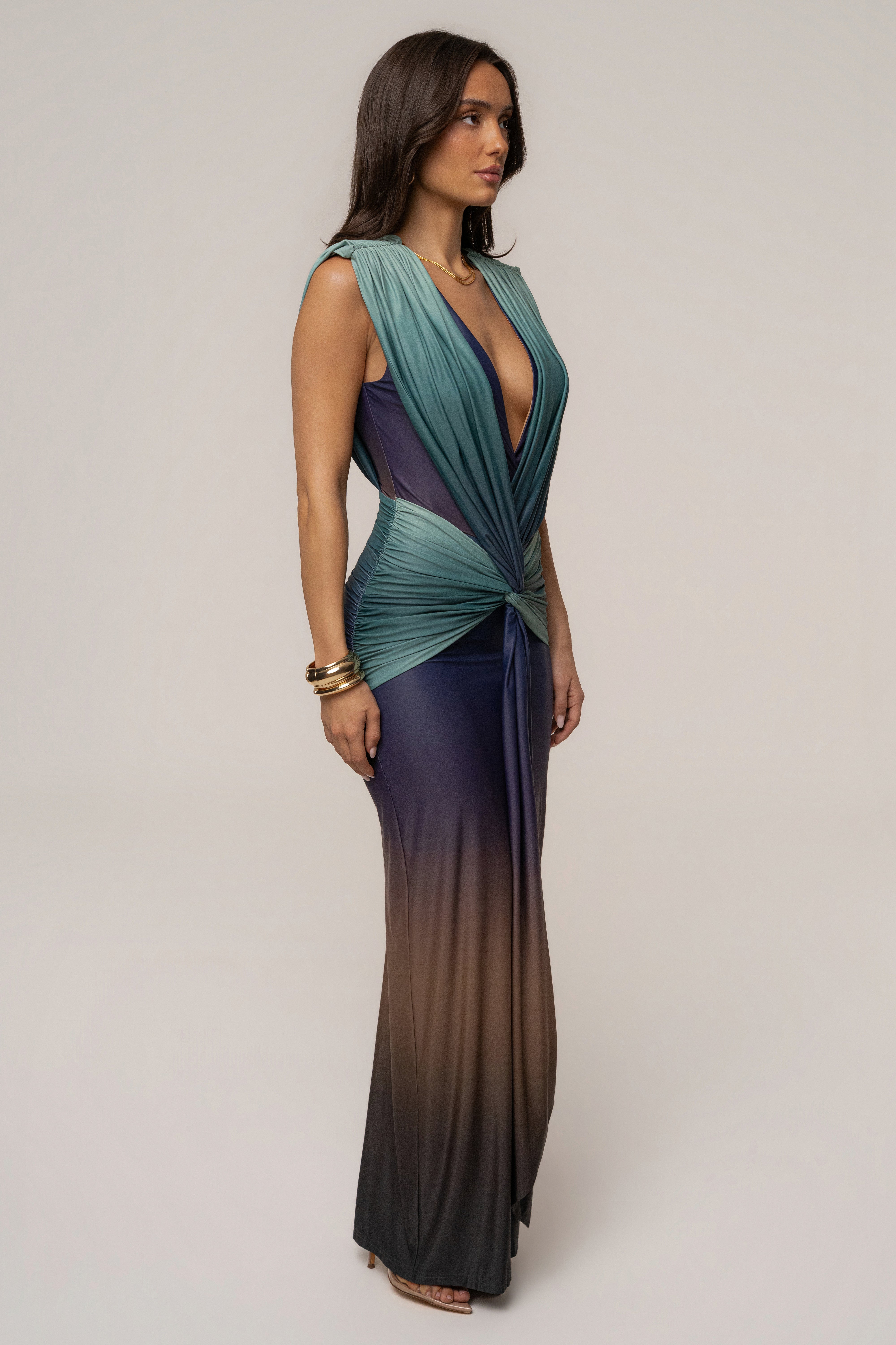 « Palma » — Robe Longue Décolletée, Noir Ombré