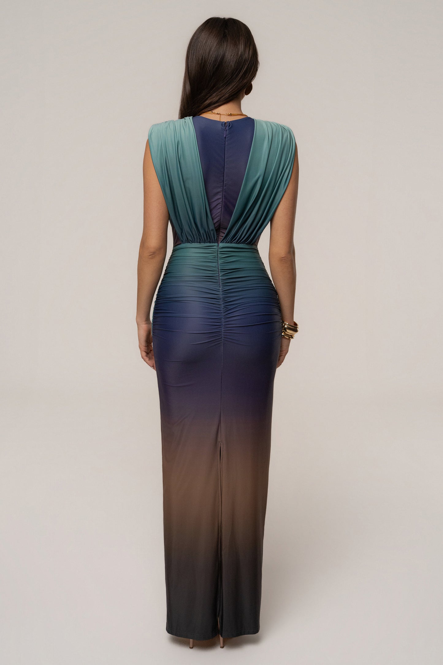 « Palma » — Robe Longue Décolletée, Noir Ombré