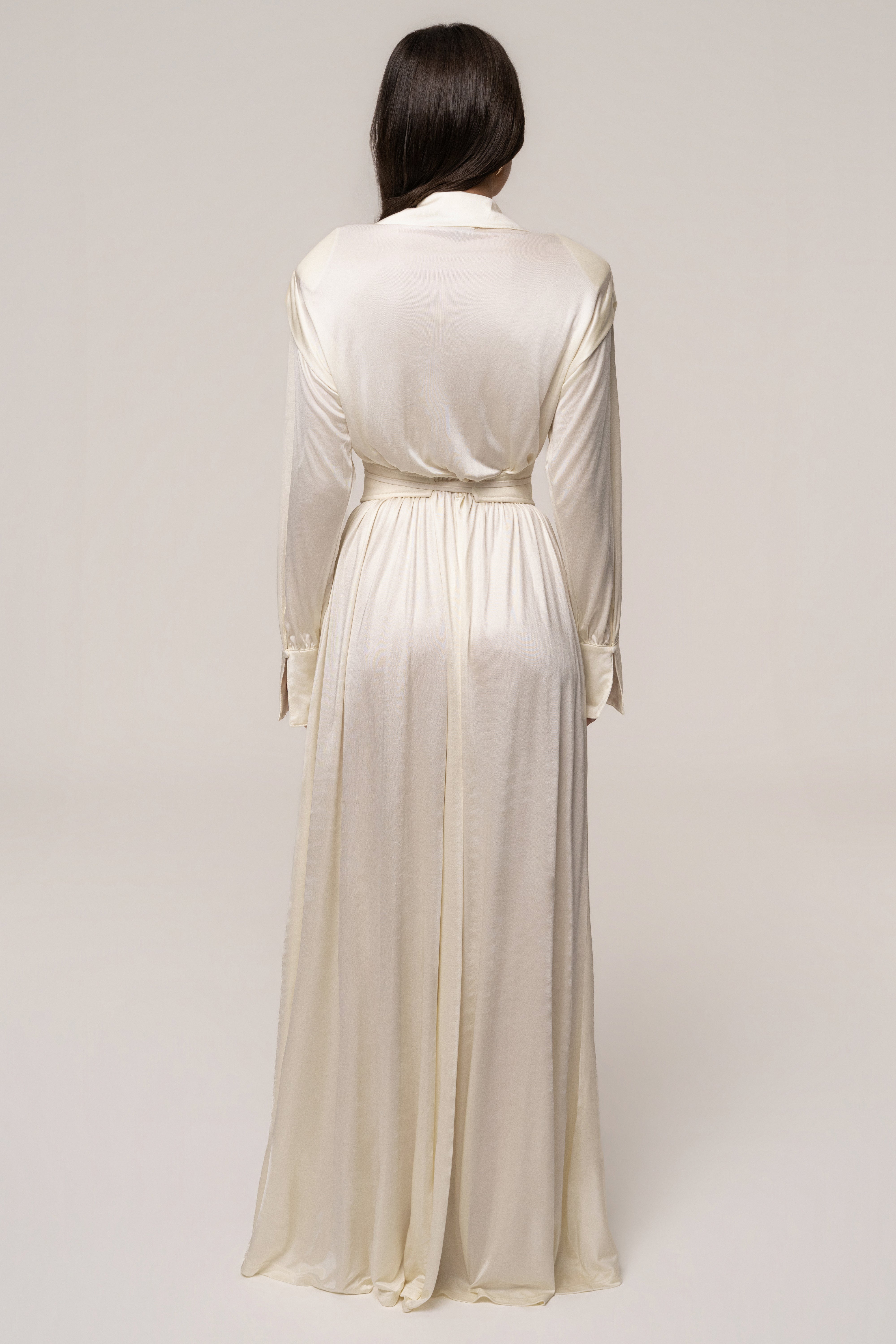 « Ligne Haute » — Robe Longue à Col, Crème
