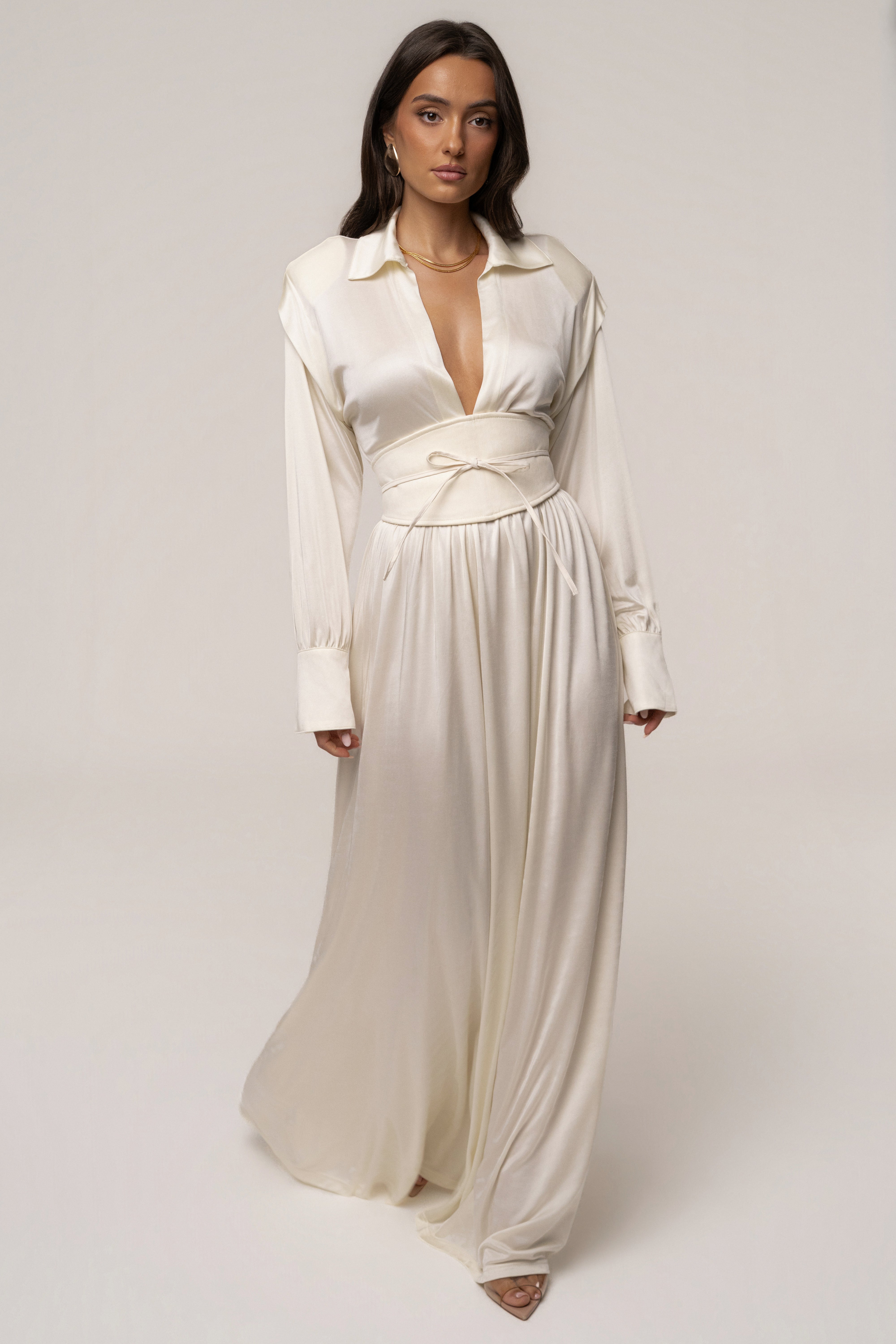 « Ligne Haute » — Robe Longue à Col, Crème