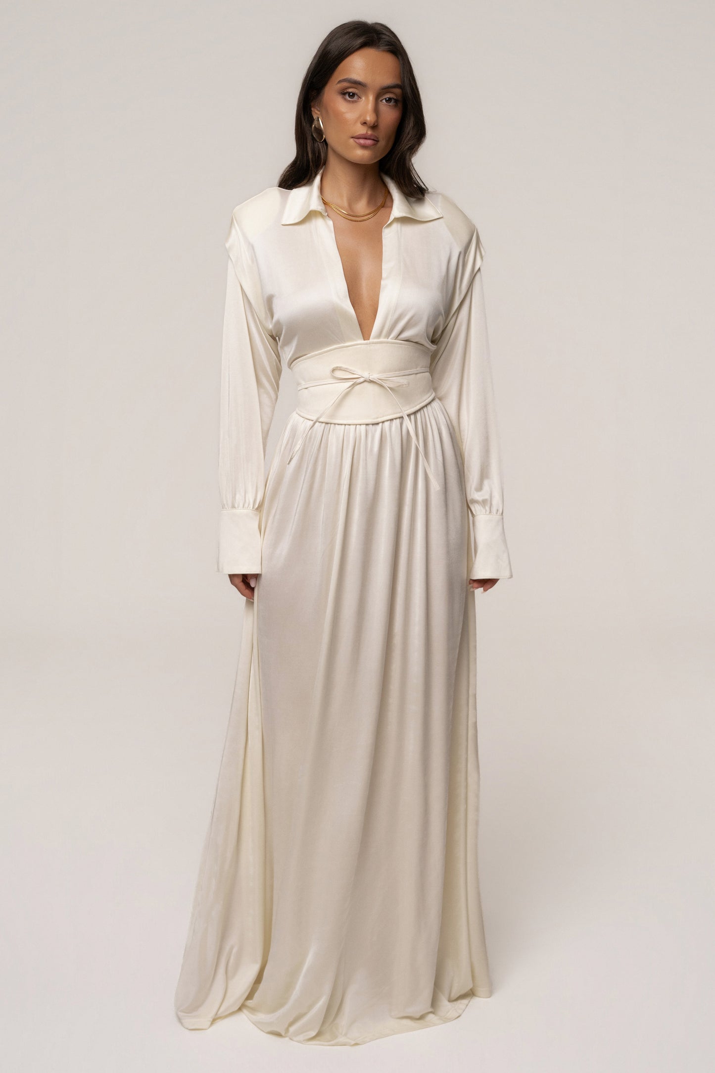 « Ligne Haute » — Robe Longue à Col, Crème
