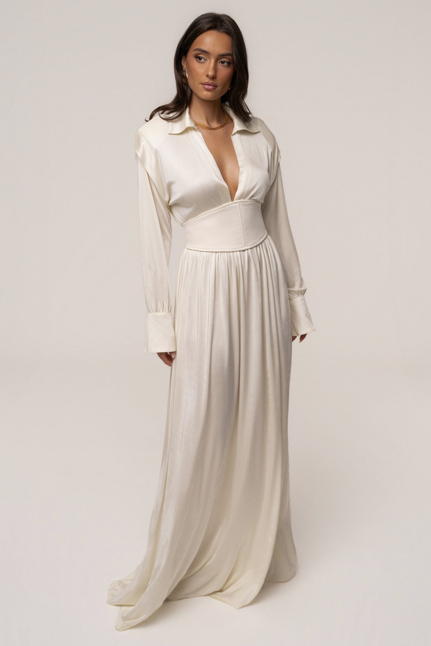 « Ligne Haute » — Robe Longue à Col, Crème