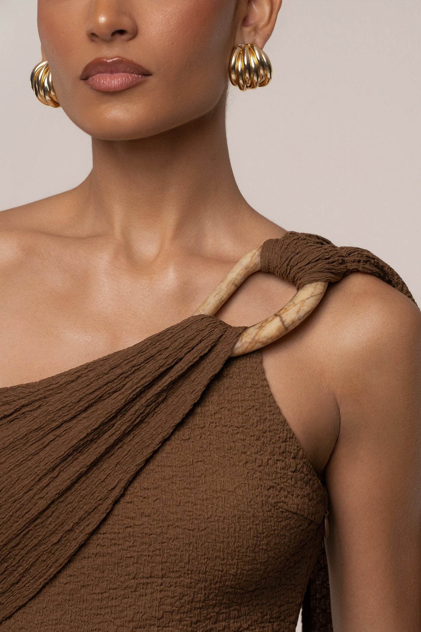 « Muse Nocturne » — Robe Courte, Marron