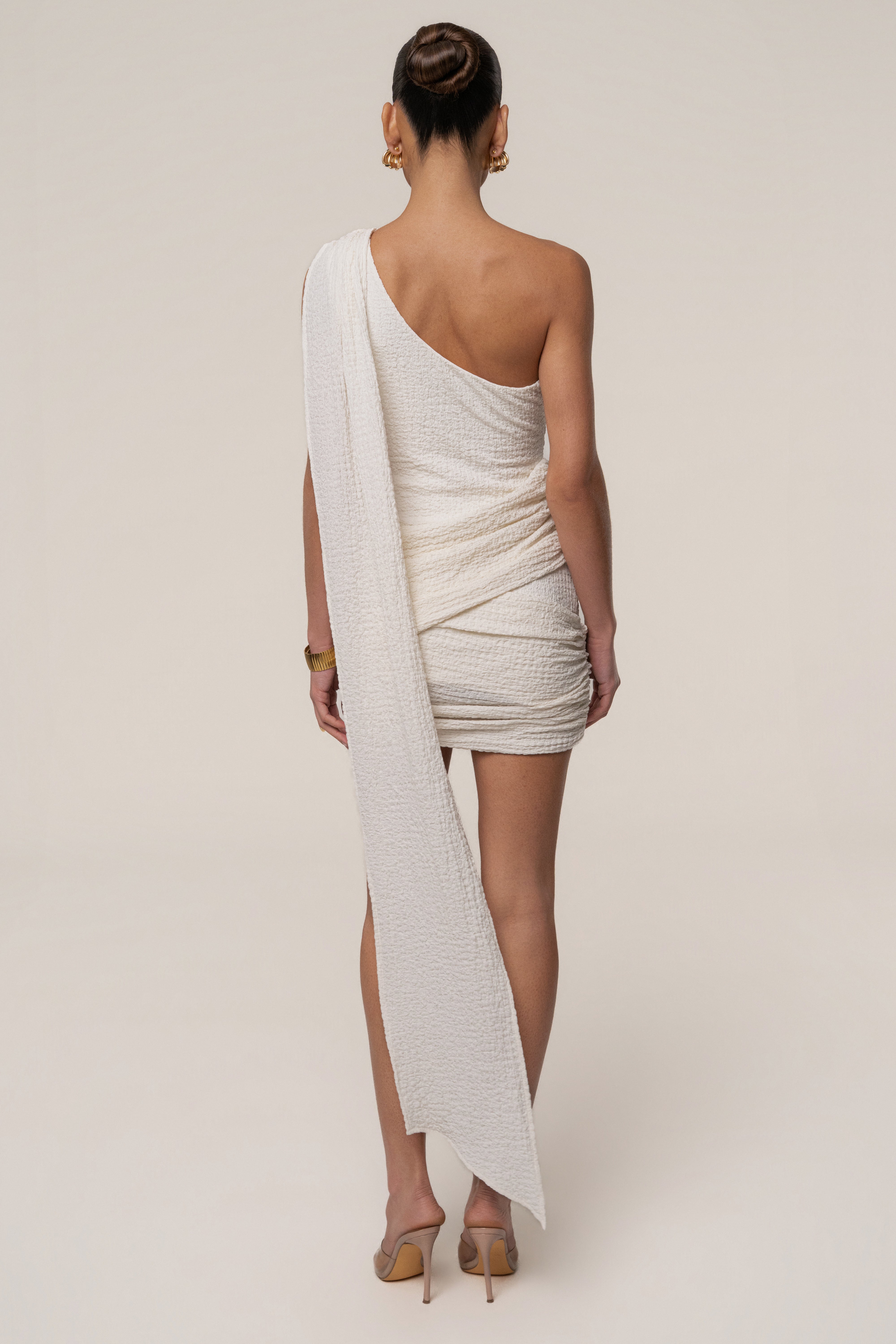 « Muse Nocturne » — Robe Courte, Ivoire