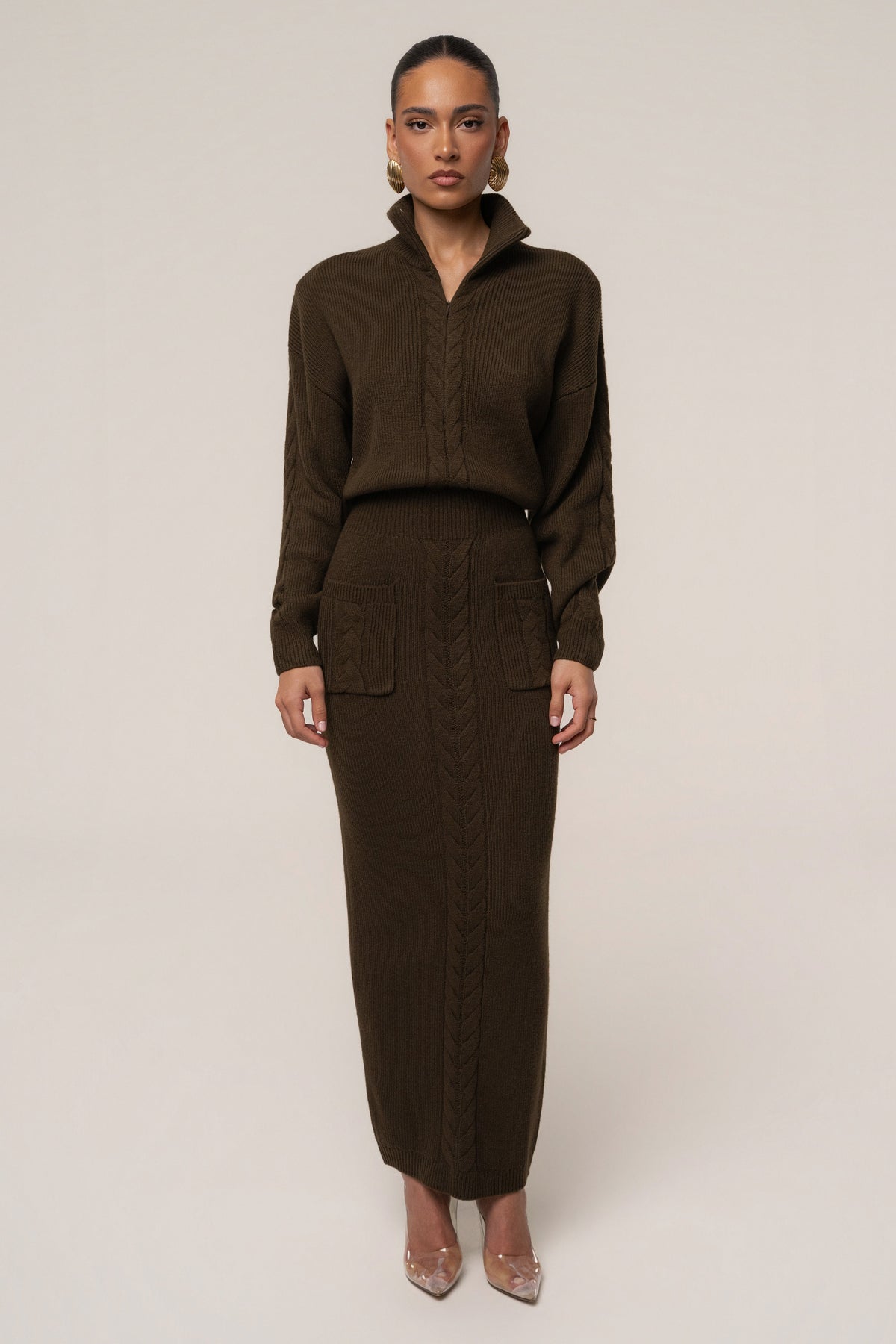 «Douceur Automnale» — robe côtelée, chocolat.