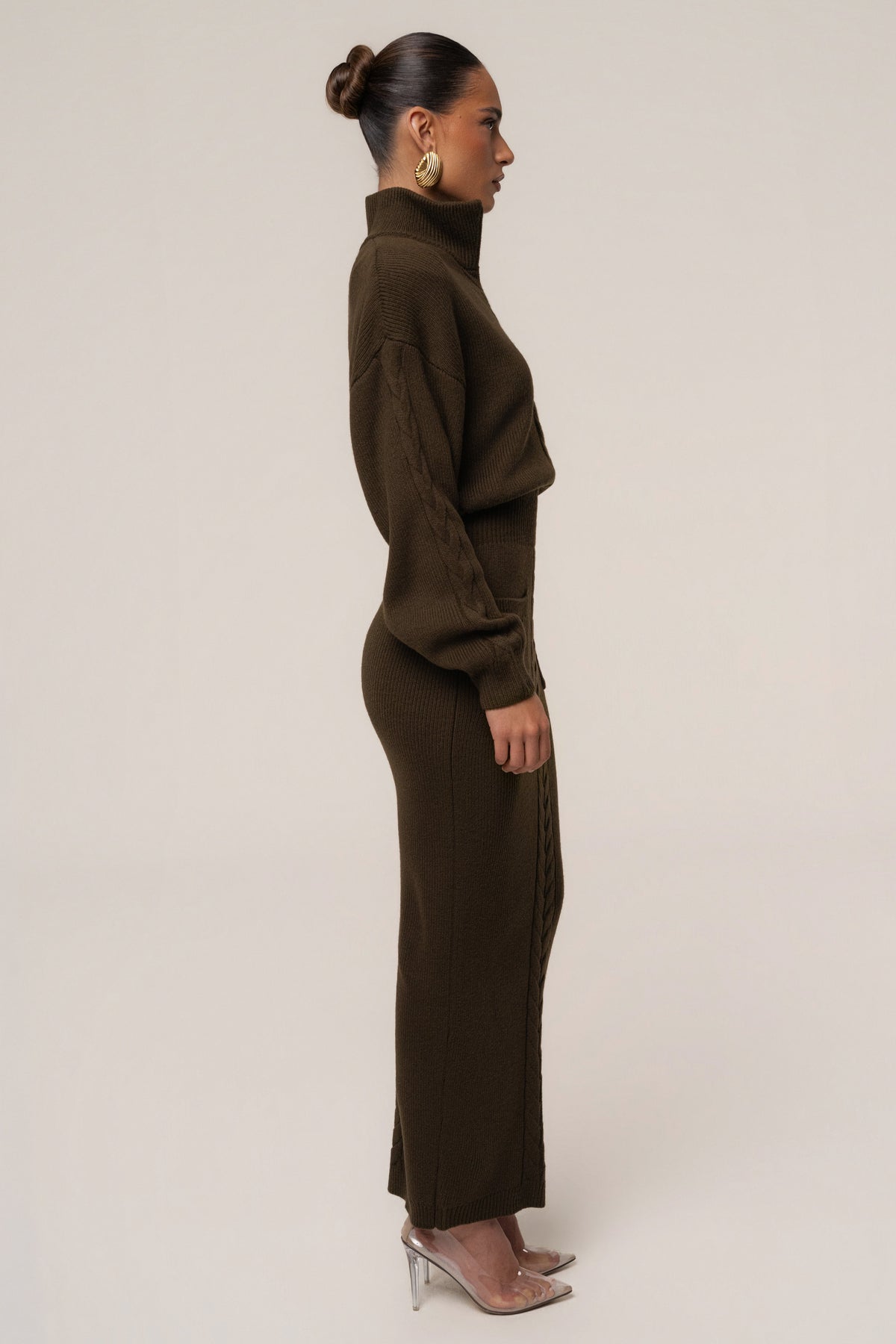 «Douceur Automnale» — robe côtelée, chocolat.
