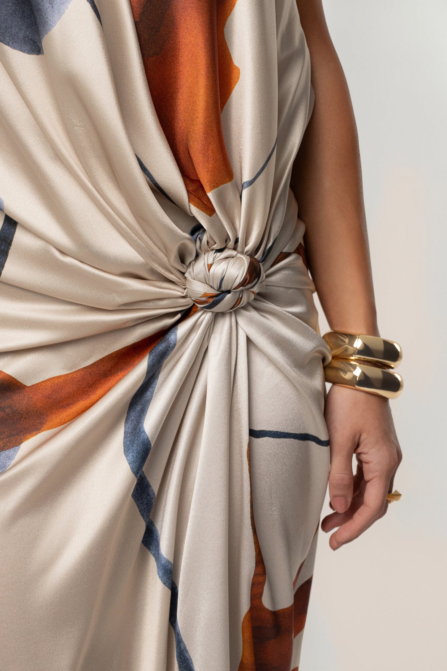 « Malibu » — Robe Mi-Longue en Satin, Ivoire