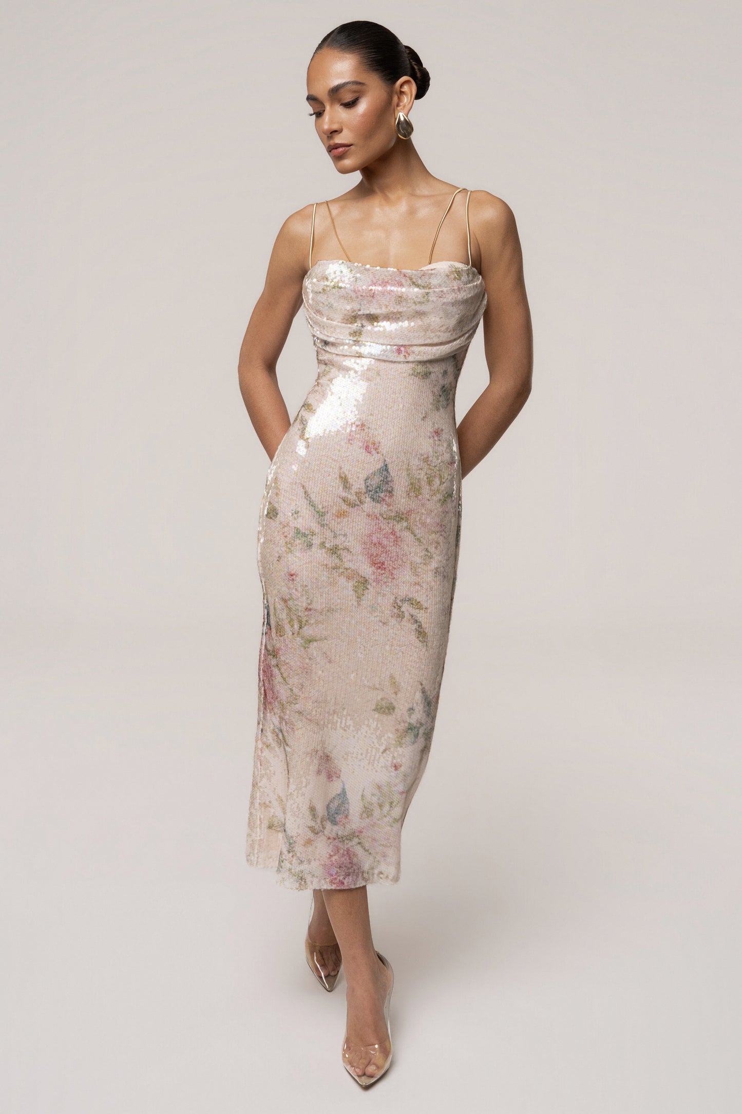 « Sienna » — Robe Mi-Longue Pailletée Fleurie, Ivoire