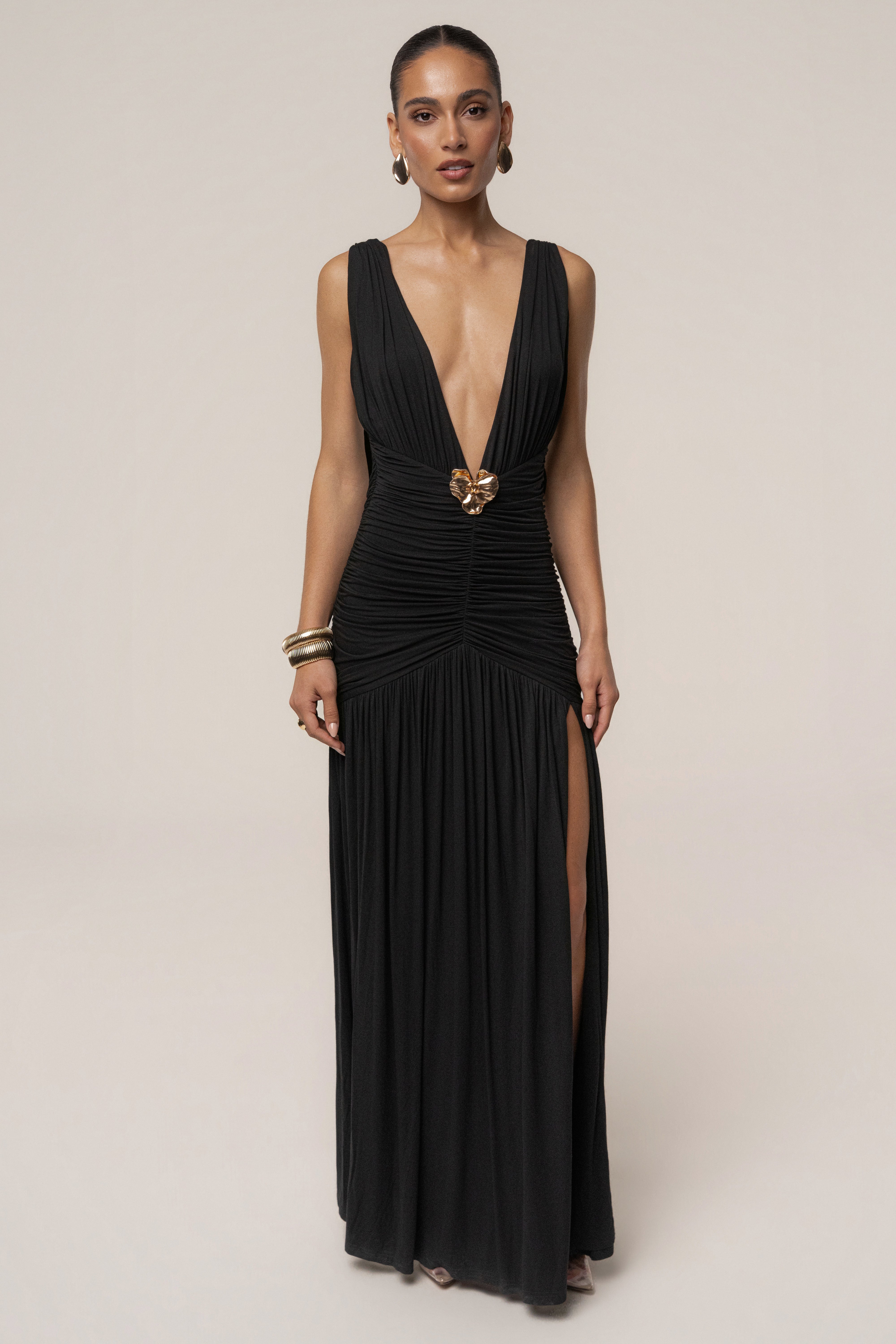 « Soirées Dorées » — Robe Longue Dos Nu Licou, Noir