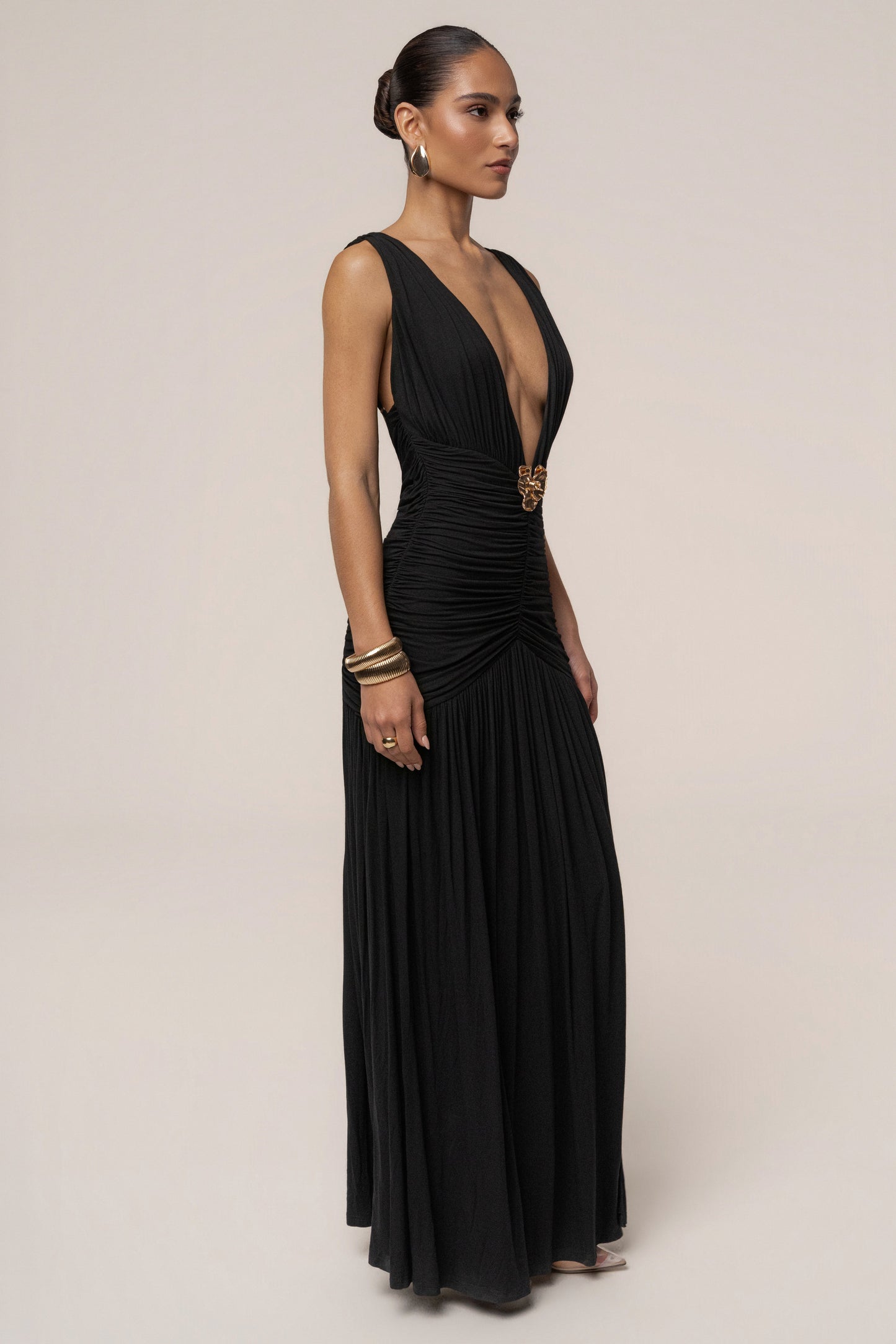 « Soirées Dorées » — Robe Longue Dos Nu Licou, Noir