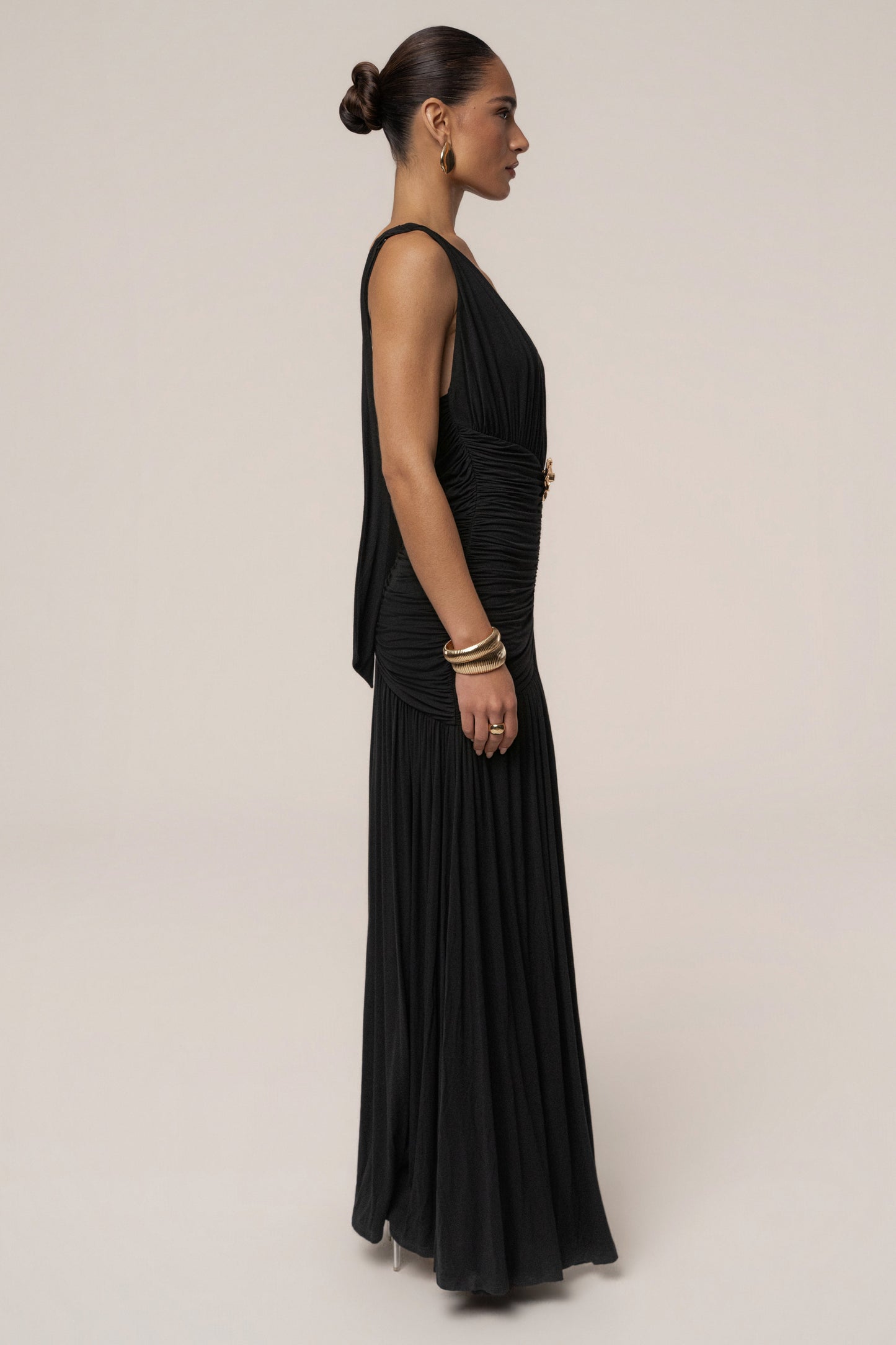 « Soirées Dorées » — Robe Longue Dos Nu Licou, Noir