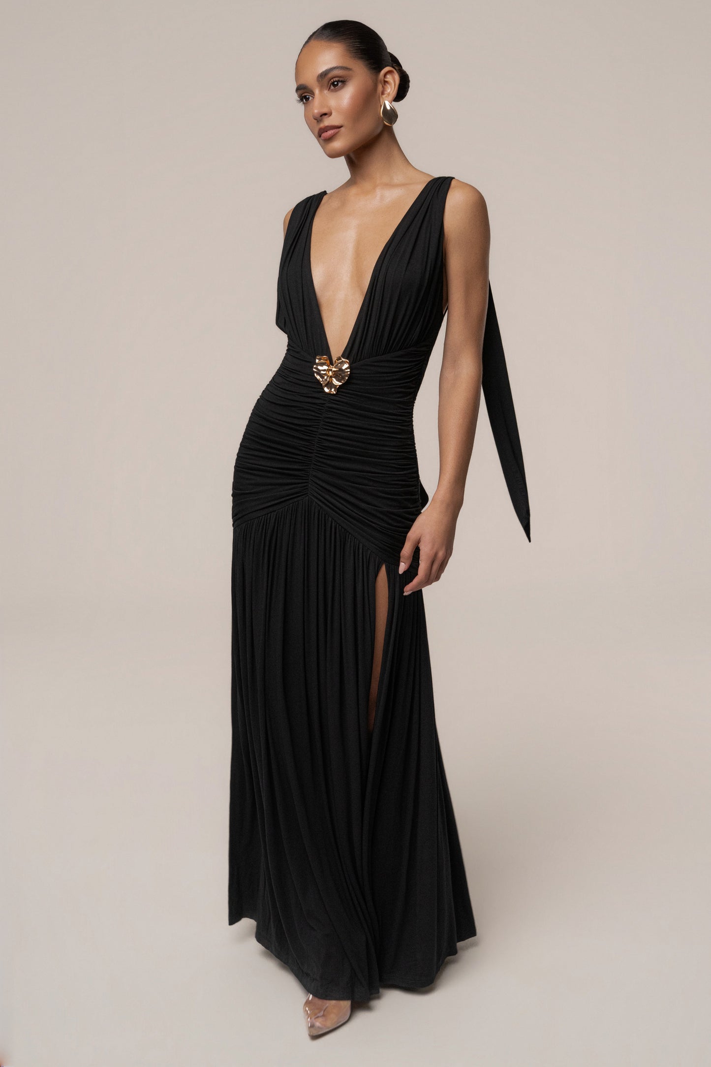 « Soirées Dorées » — Robe Longue Dos Nu Licou, Noir