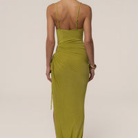 « Haute Exigence » — Robe Longue Drapée Échancrée, Vert Citron