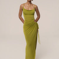 « Haute Exigence » — Robe Longue Drapée Échancrée, Vert Citron