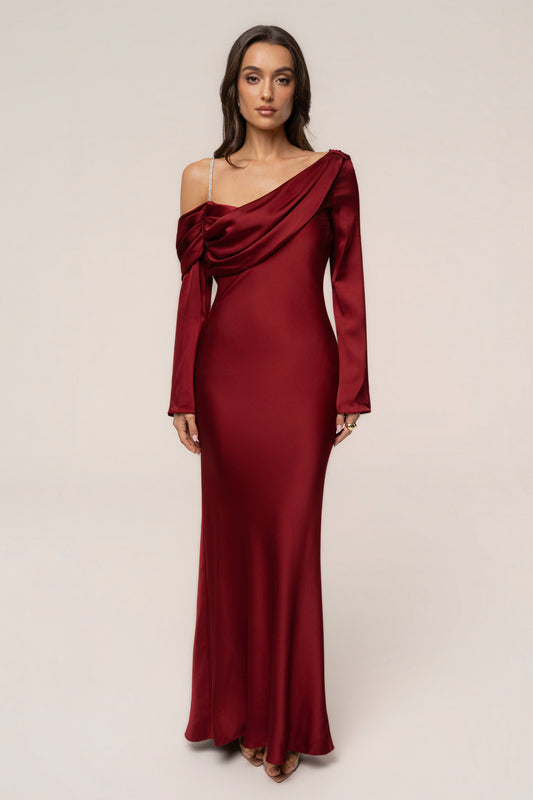 « L'Unique » — Robe Longue en Satin, Rouge