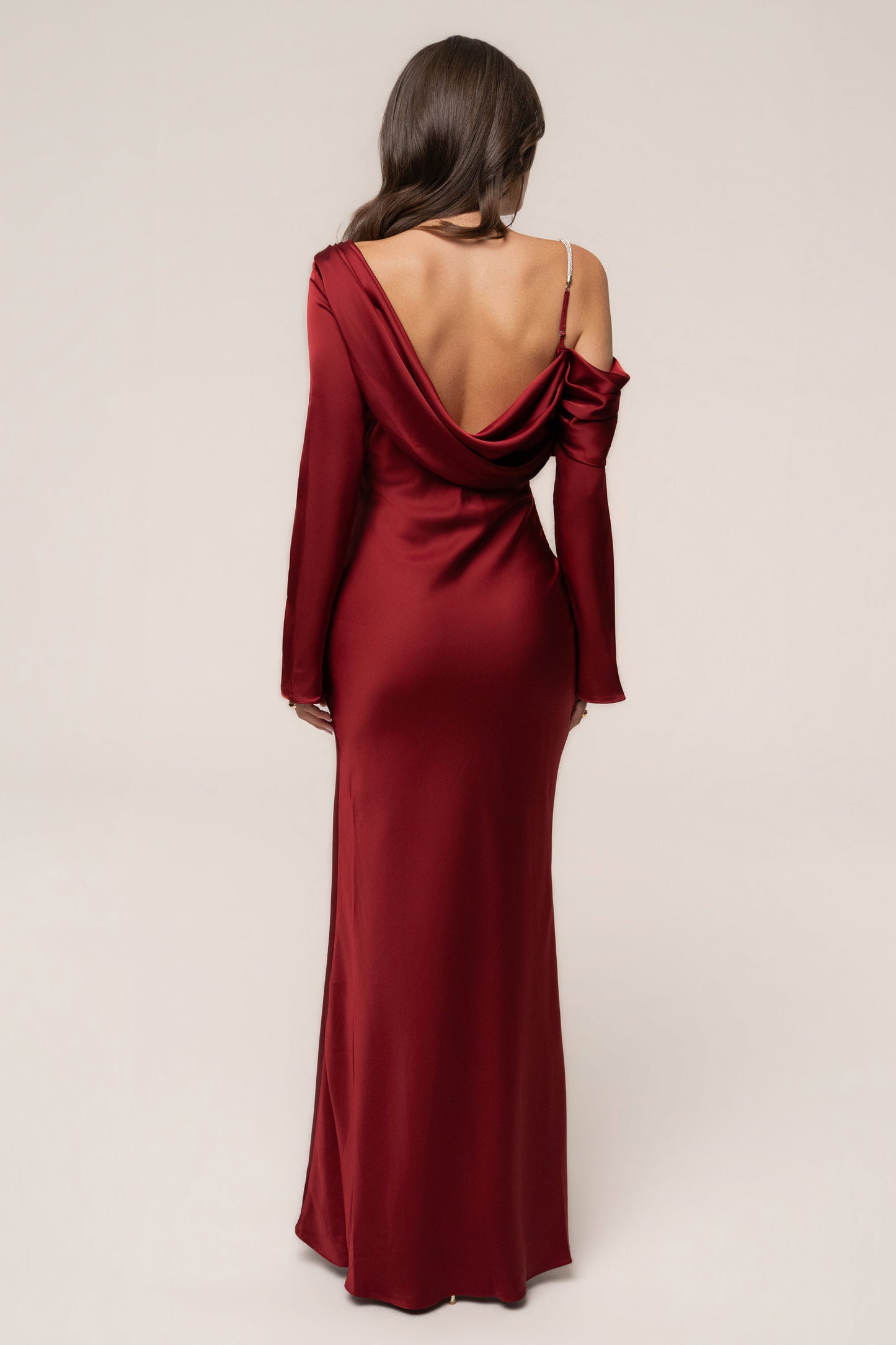 « L'Unique » — Robe Longue en Satin, Rouge