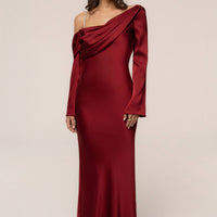 « L'Unique » — Robe Longue en Satin, Rouge