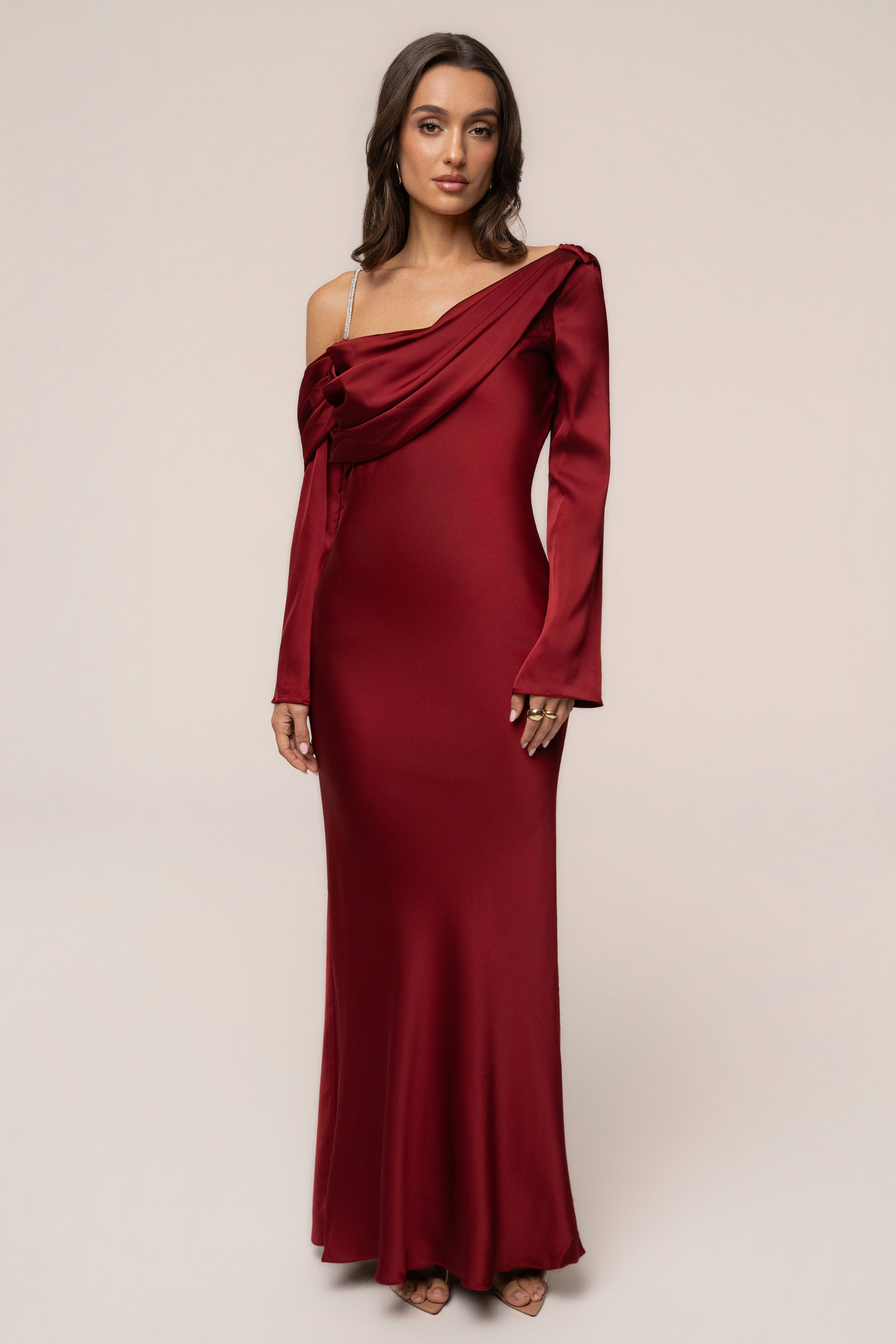 « L'Unique » — Robe Longue en Satin, Rouge
