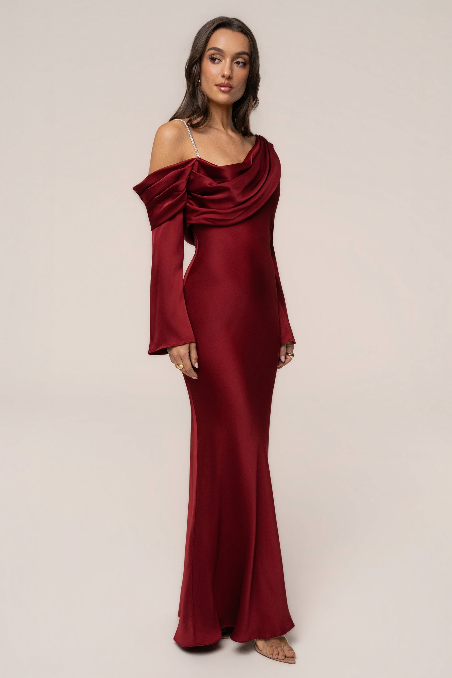 « L'Unique » — Robe Longue en Satin, Rouge