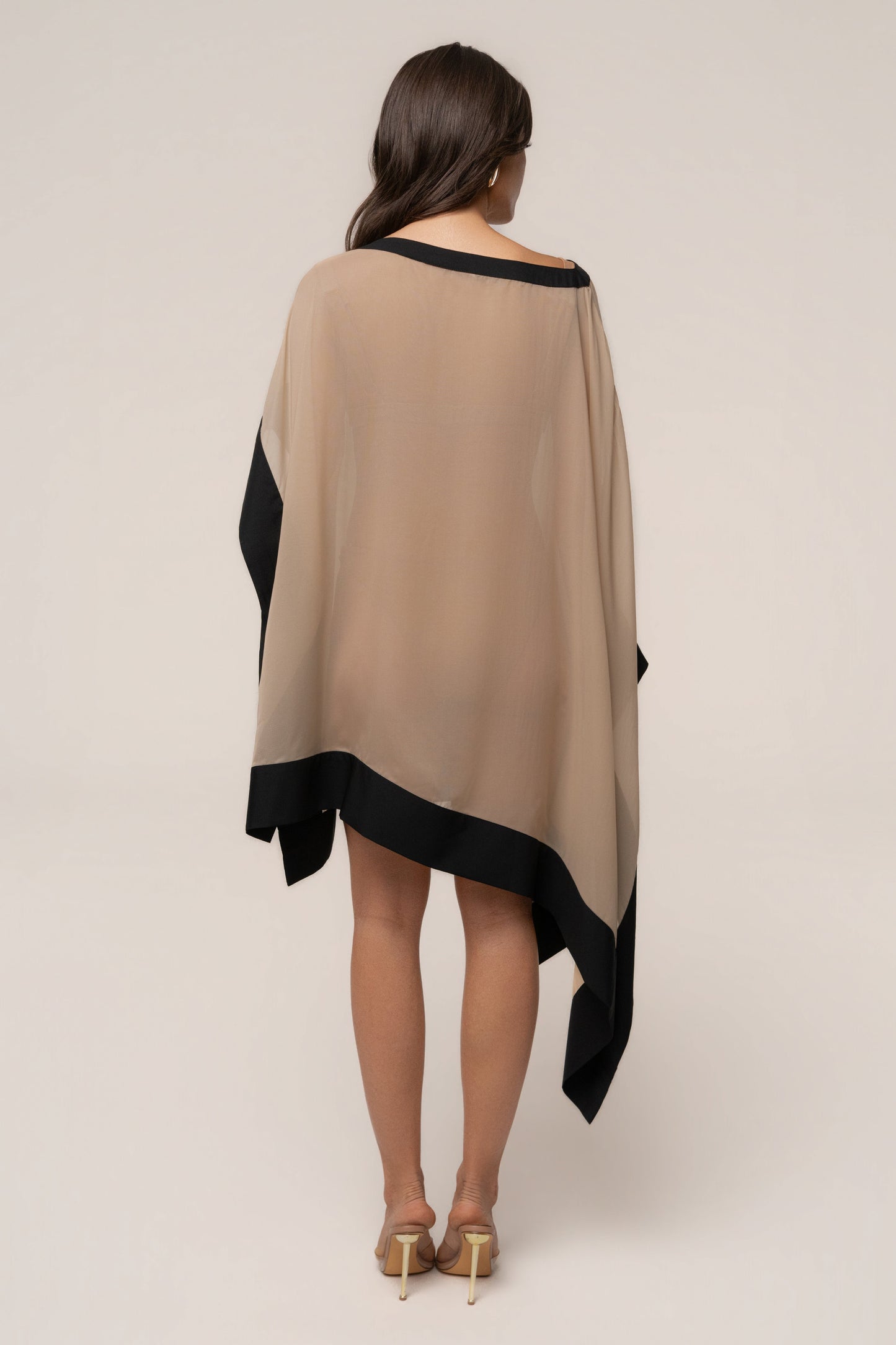« Lysette » — Haut Poncho Contrasté, Beige