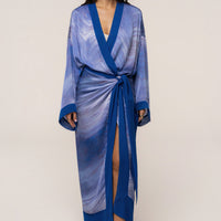 « Bahía » — Kimono Long Satiné Imprimé, Bleu