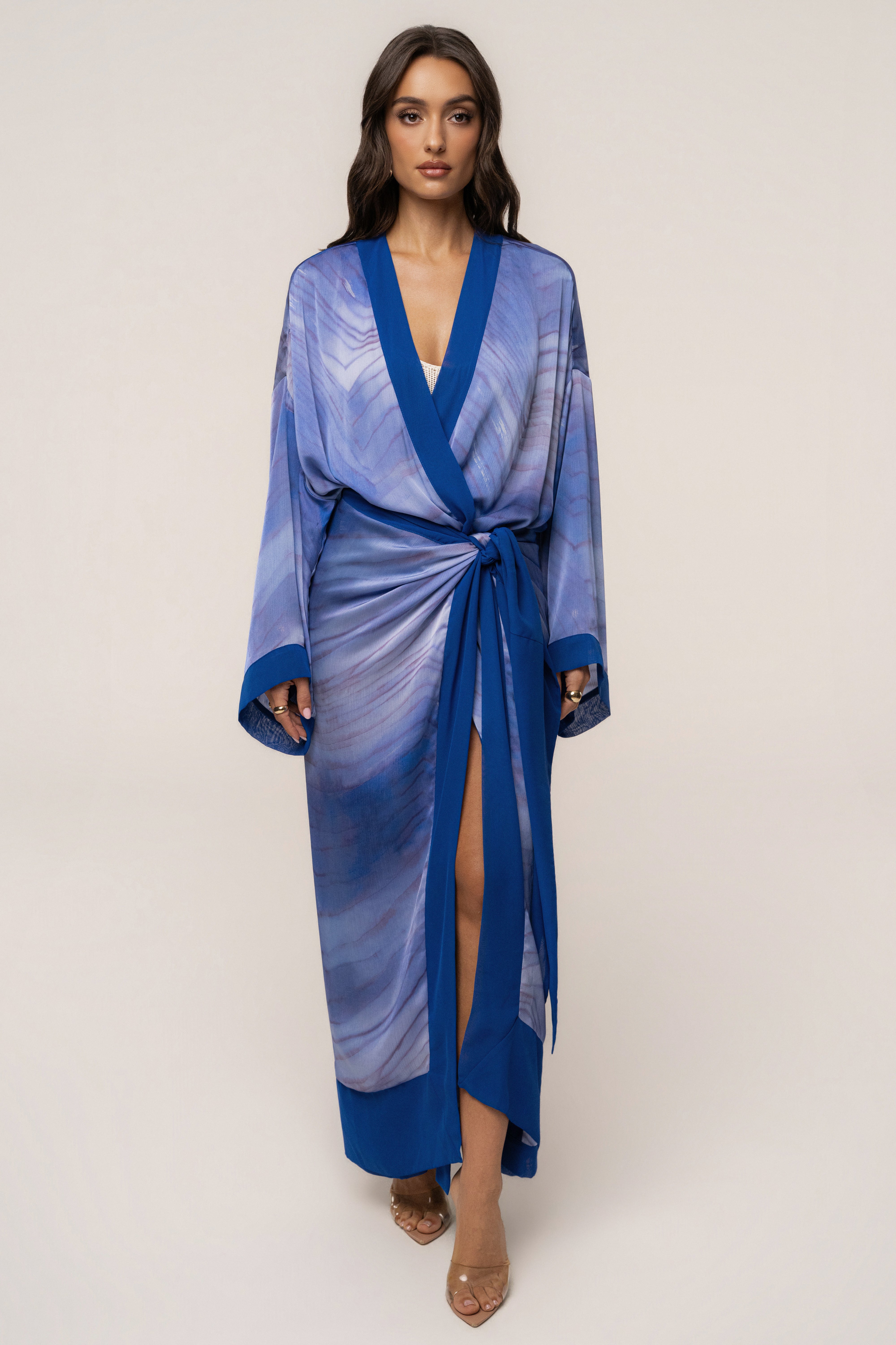 « Bahía » — Kimono Long Satiné Imprimé, Bleu