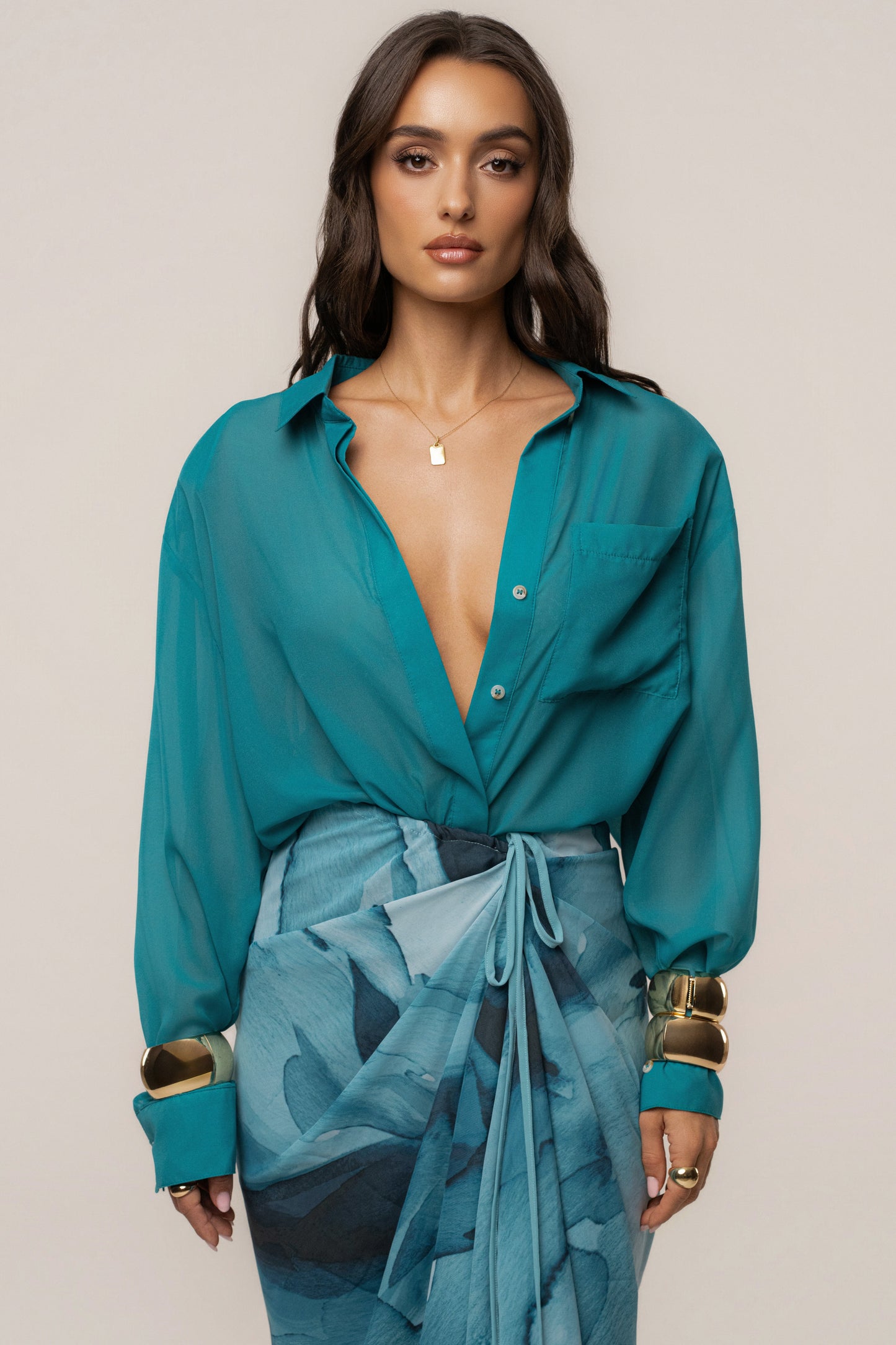 « Brise d'Azur » — Chemisier Oversize à Col Classique, Bleu Aqua