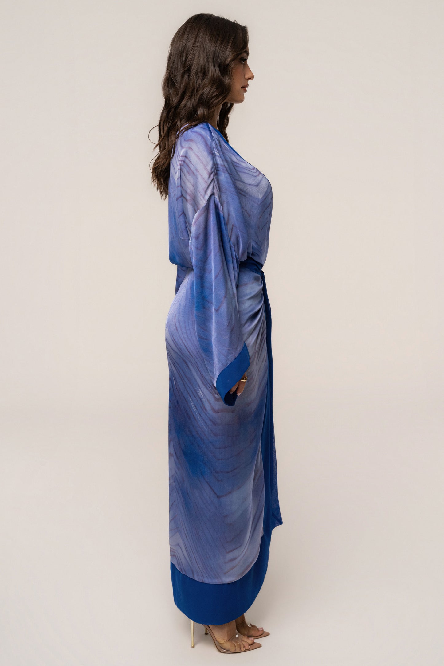 « Bahía » — Kimono Long Satiné Imprimé, Bleu